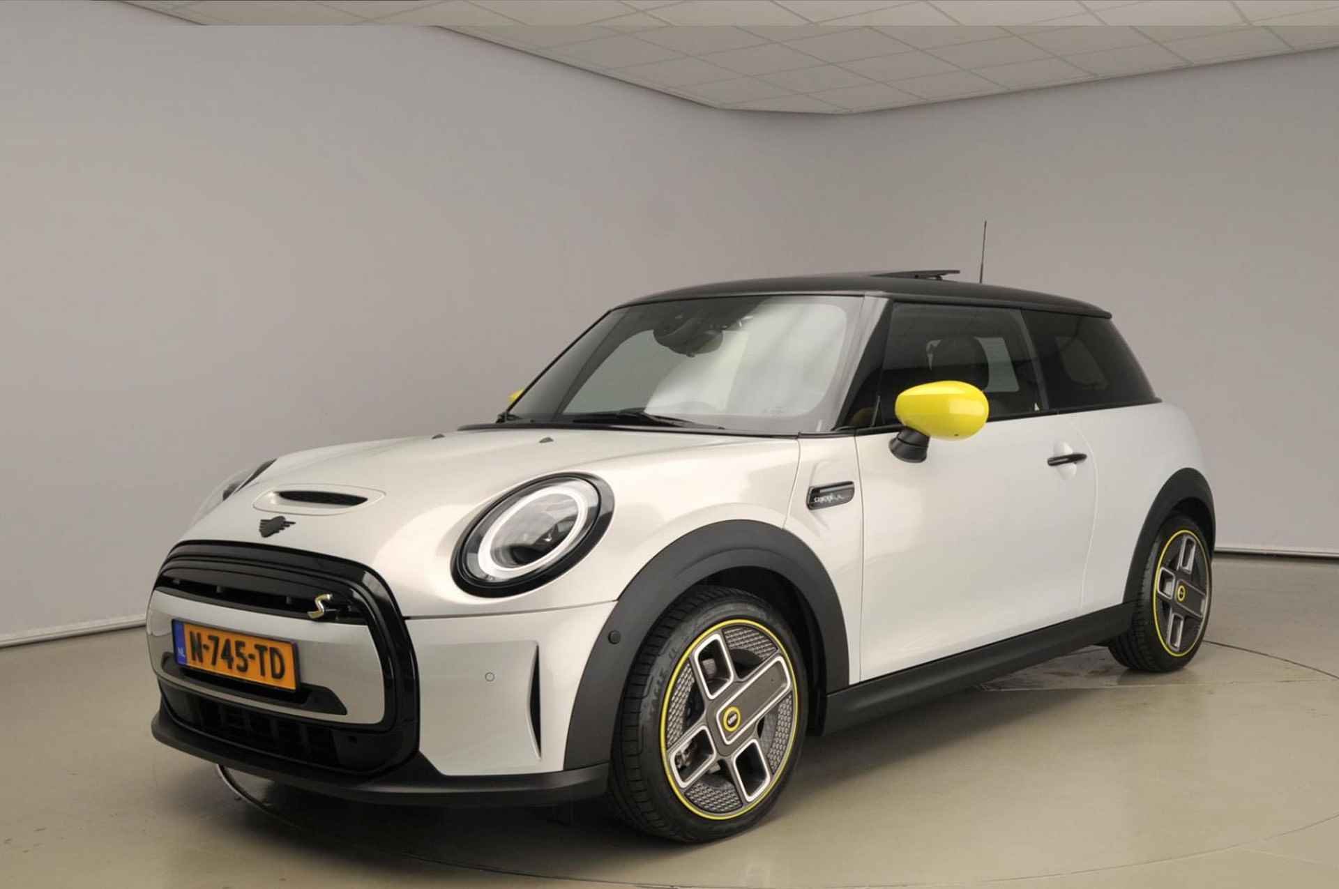 MINI 3-deurs Electric Camden Edition 33 kWh | Classic | Driving Assistant Plus | Panoramadak | Camera | 17" - 42/42