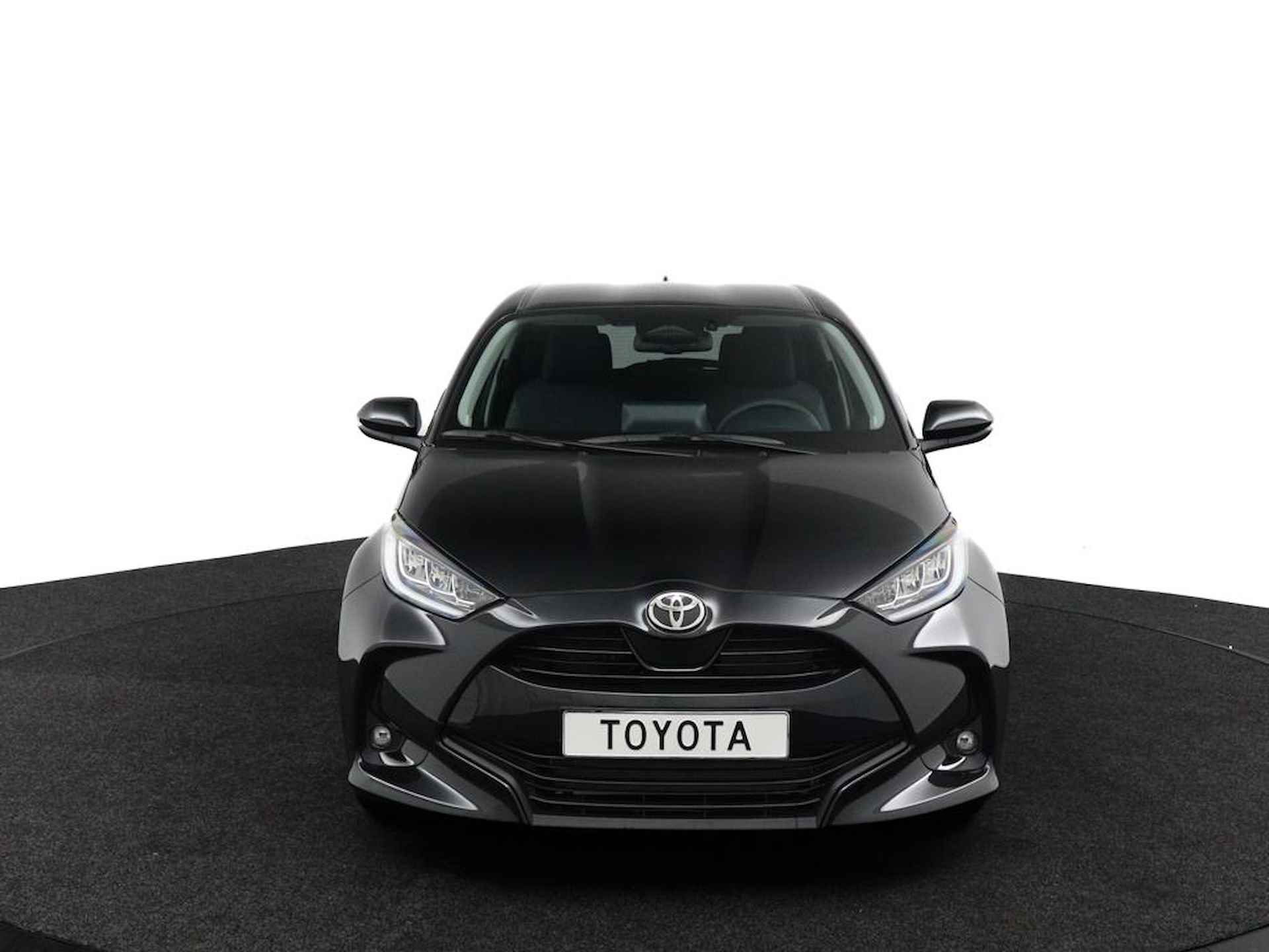 Toyota Yaris 1.5 Hybrid 115 First Edition | Winterpakket | Apple Carplay | Android Auto | Stoelverwarming | Stuurwielverwarming | - 8/42