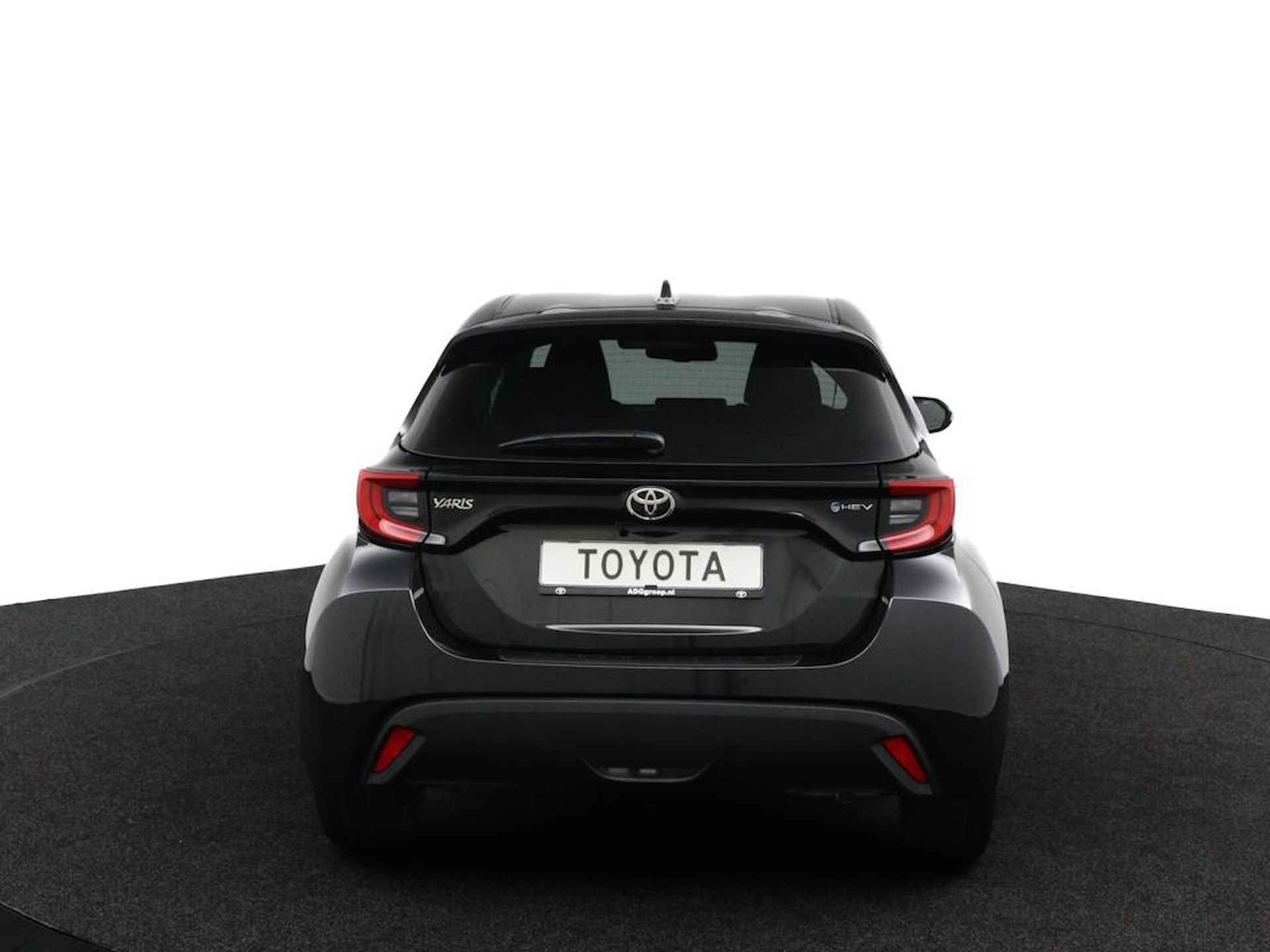 Toyota Yaris 1.5 Hybrid 115 First Edition | Winterpakket | Apple Carplay | Android Auto | Stoelverwarming | Stuurwielverwarming | - 9/42