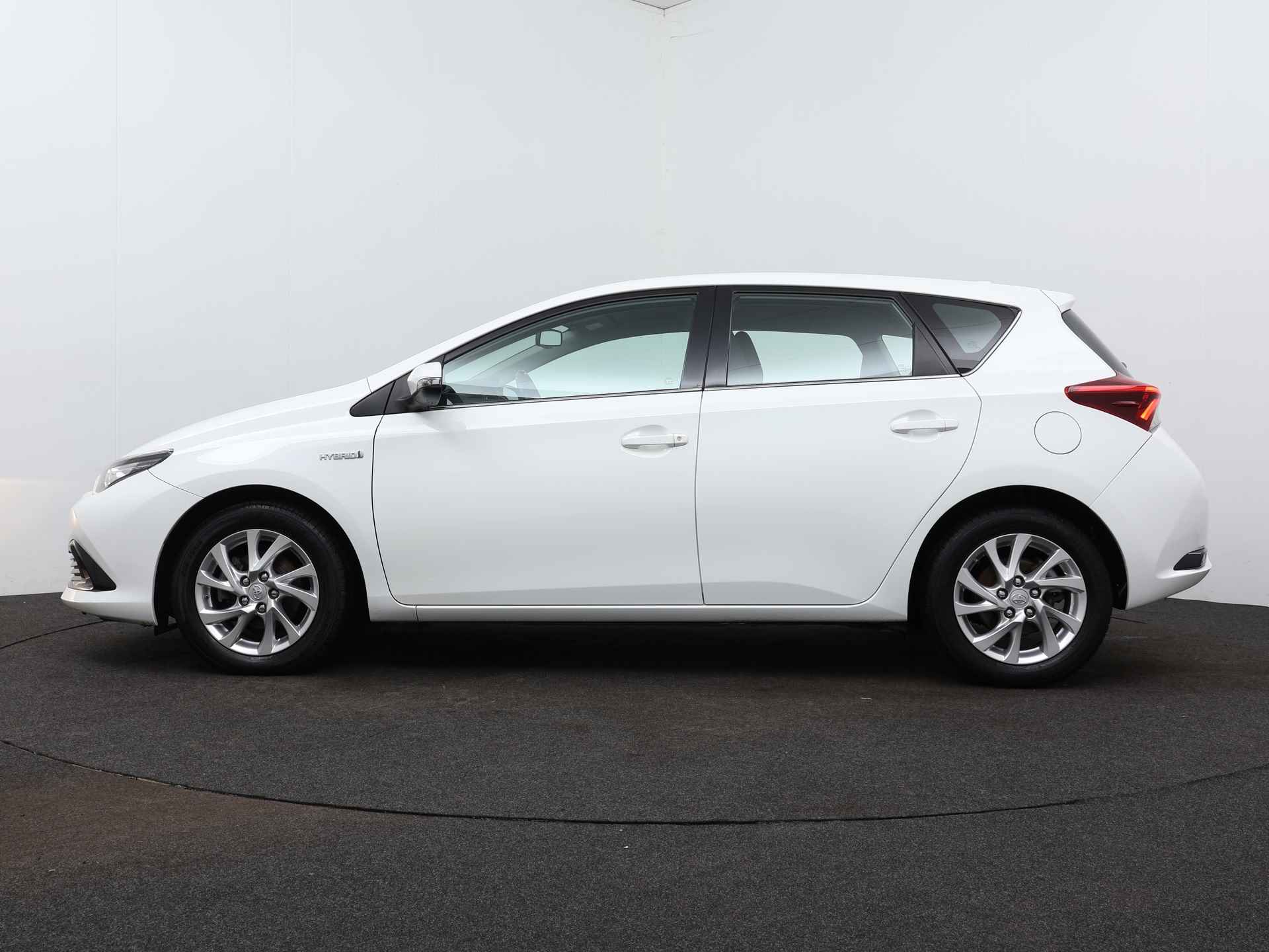 Toyota Auris 1.8 Hybrid Energy Limited | Camera | Climate Control | Cruise Control | LM velgen | * - 4/40