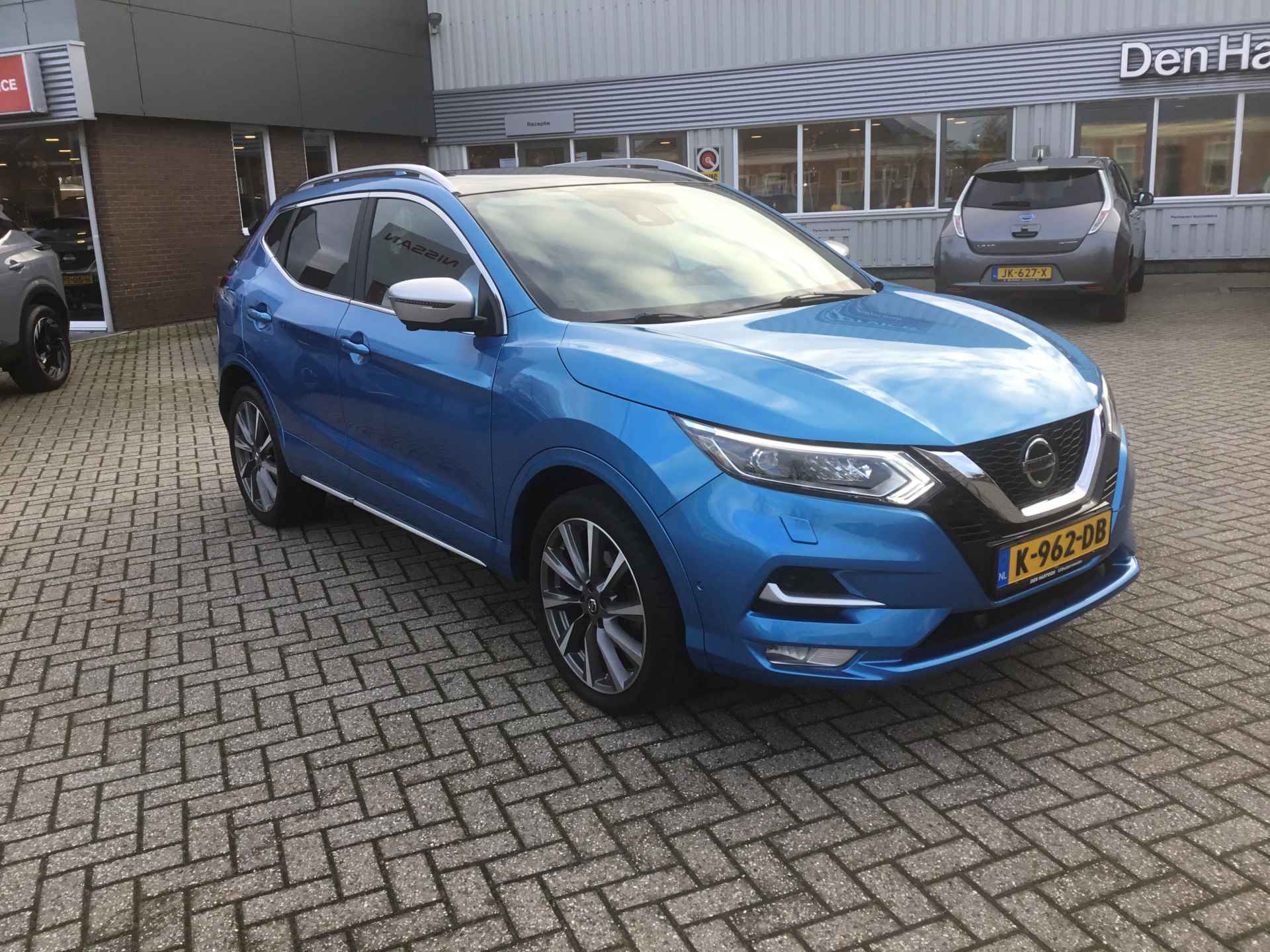 Nissan QASHQAI 1.3 DIG-T 160 DCT Tekna + Dynamic Pack - 4/37