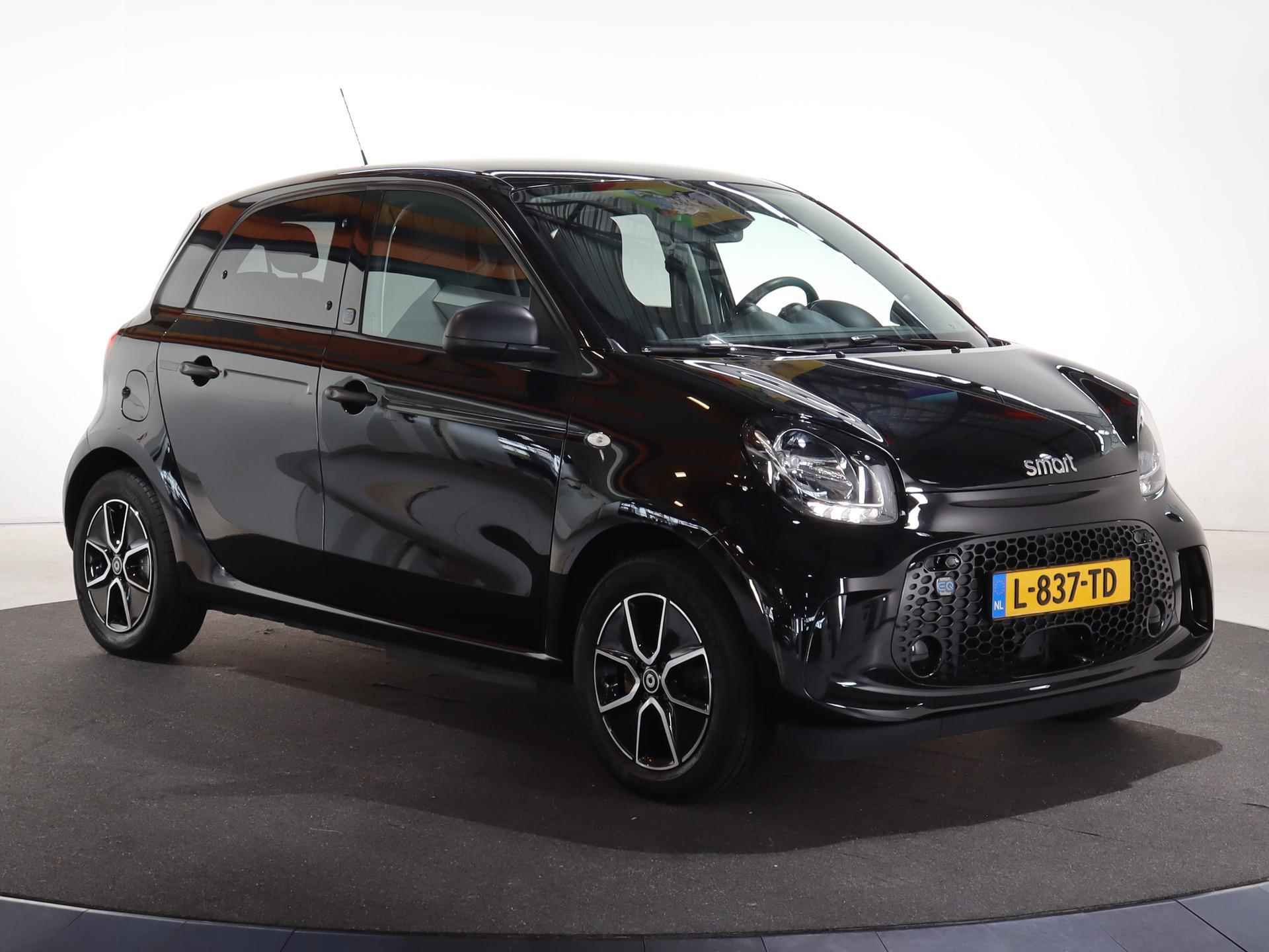 smart ForFour EQ Essential 18 kWh | Lederen bekleding | Climate Control | Elekt. Pakket | Cruise control | LED-Dagrijverlichting | 24 Mnd. Certified garantie! | - 21/23