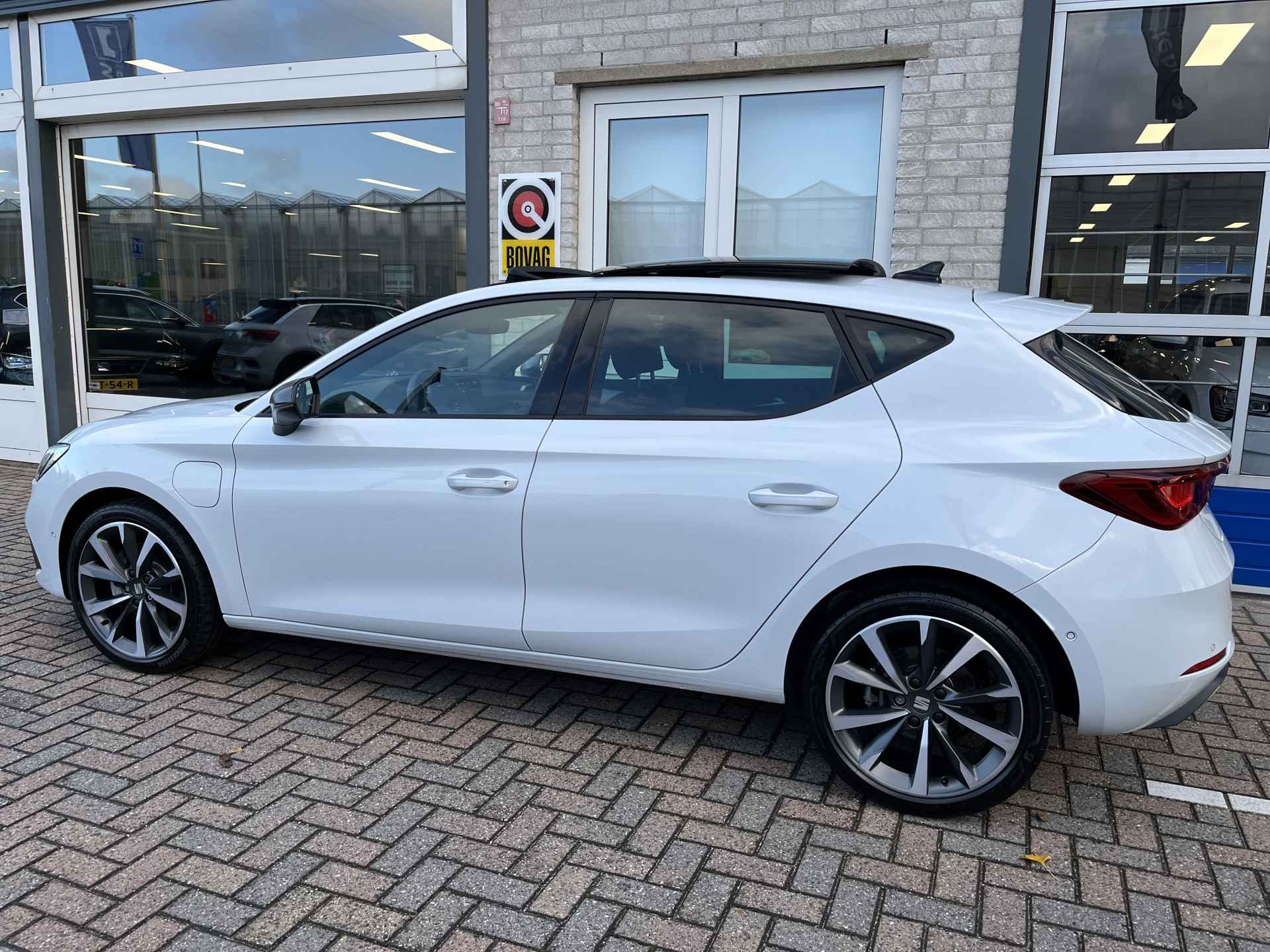 SEAT Leon 1.4 TSI eHybrid PHEV FR / AUTOMAAT/ PANO/ CAMERA/ PARK. SENSOREN/ DODE HOEK/ MATRIX/ MEMORY SEATS/ KEYLESS/ STOEL EN STUUR VERWARM./ ADAPT. CRUISE/ APP CONNECT/ NAVI/ CLIMA/ DAB/ - 3/50