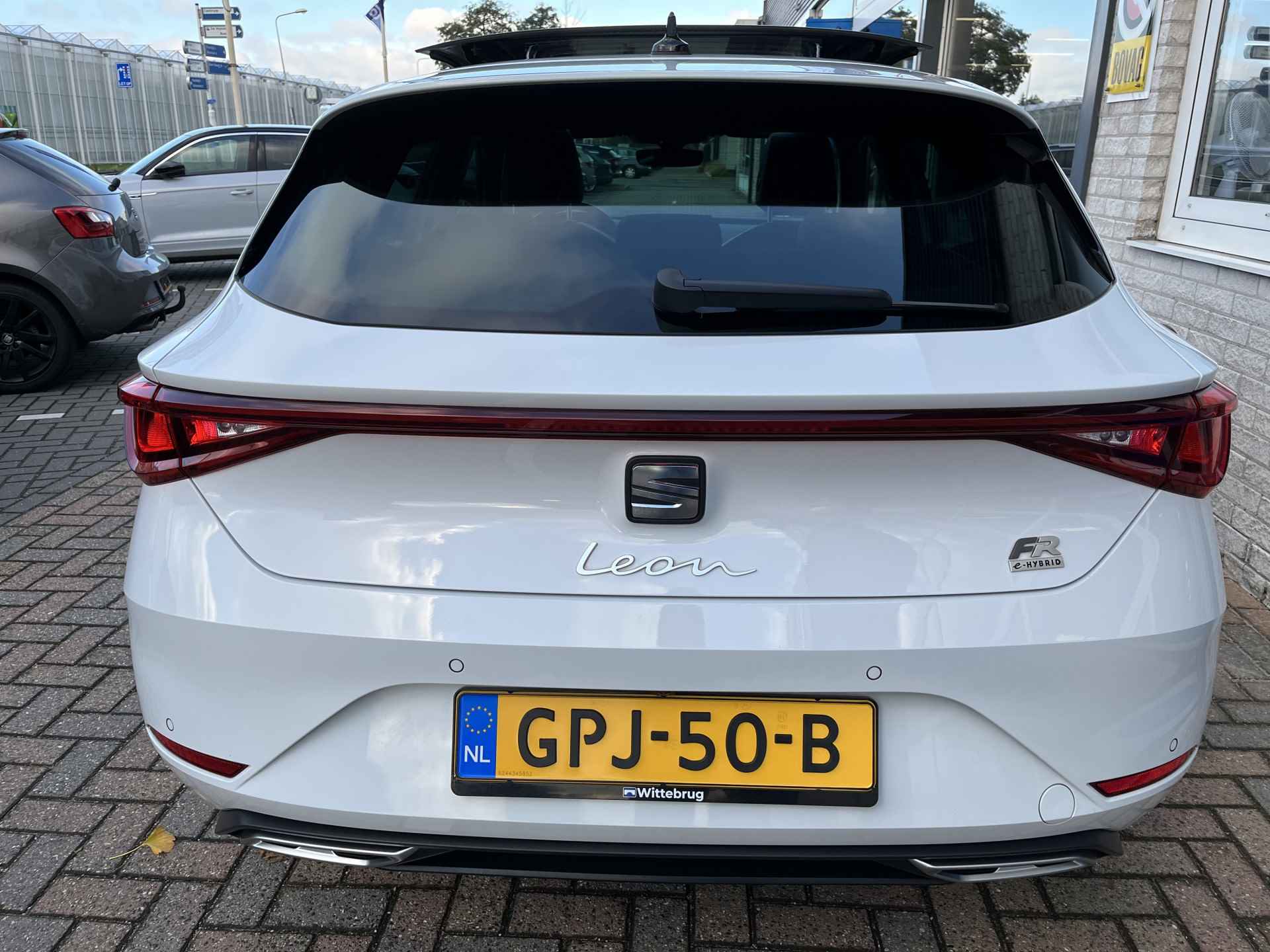 SEAT Leon 1.4 TSI eHybrid PHEV FR / AUTOMAAT/ PANO/ CAMERA/ PARK. SENSOREN/ DODE HOEK/ MATRIX/ MEMORY SEATS/ KEYLESS/ STOEL EN STUUR VERWARM./ ADAPT. CRUISE/ APP CONNECT/ NAVI/ CLIMA/ DAB/ - 42/50