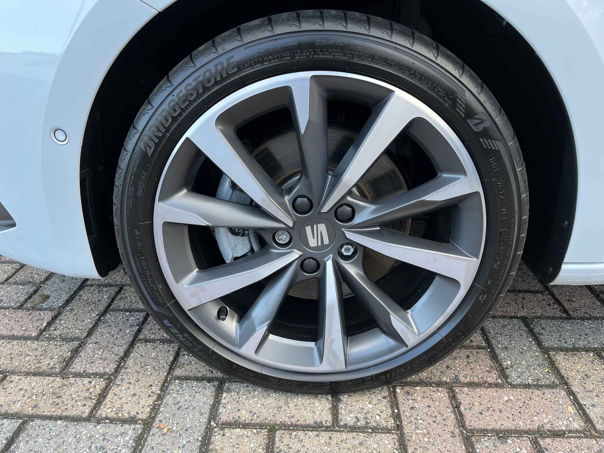 SEAT Leon 1.4 TSI eHybrid PHEV FR / AUTOMAAT/ PANO/ CAMERA/ PARK. SENSOREN/ DODE HOEK/ MATRIX/ MEMORY SEATS/ KEYLESS/ STOEL EN STUUR VERWARM./ ADAPT. CRUISE/ APP CONNECT/ NAVI/ CLIMA/ DAB/ - 49/50