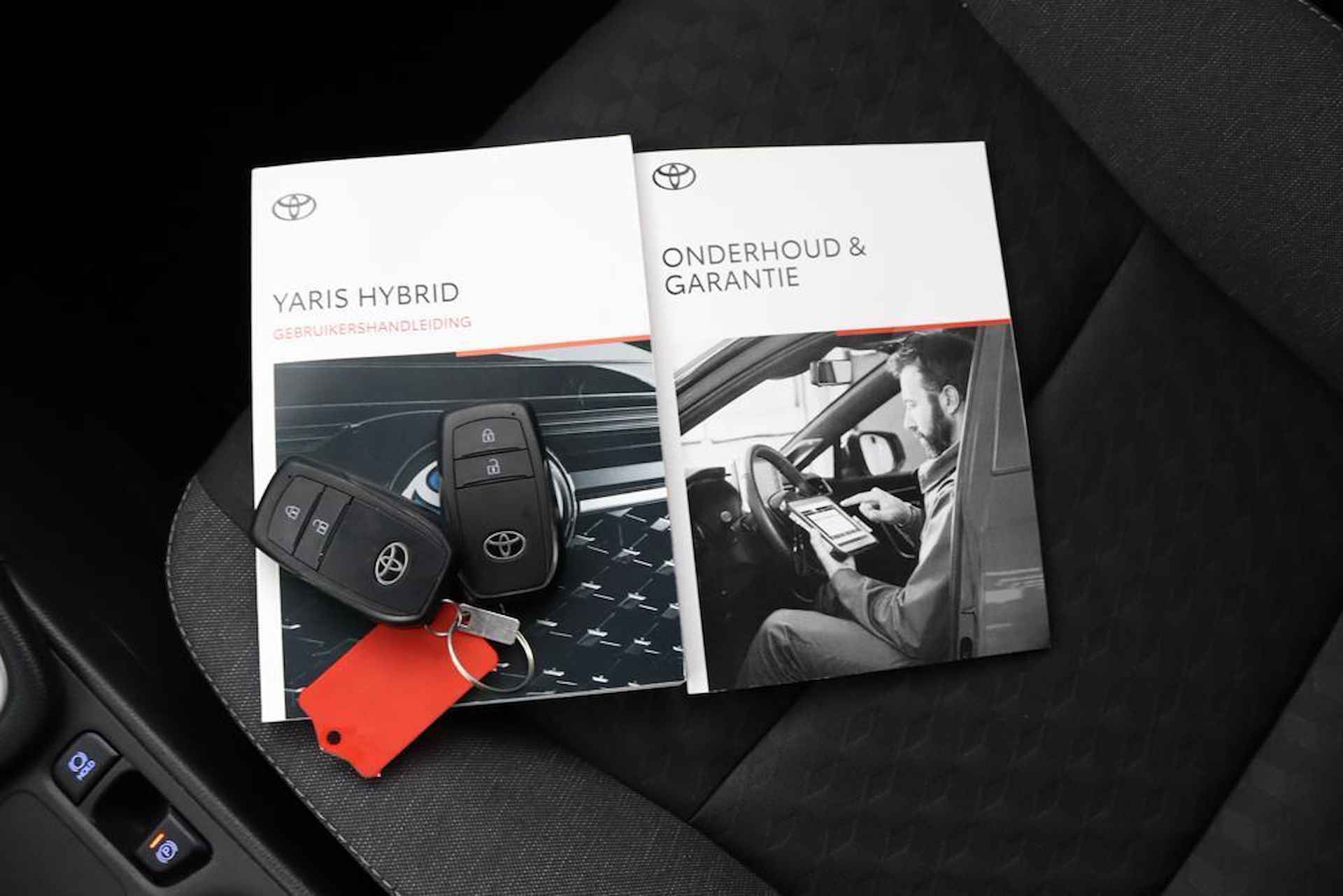 Toyota Yaris 1.5 Hybrid Style | Navigatie | Stoelverwarming | Keyless entry en start | Parkeercamera | - 11/47