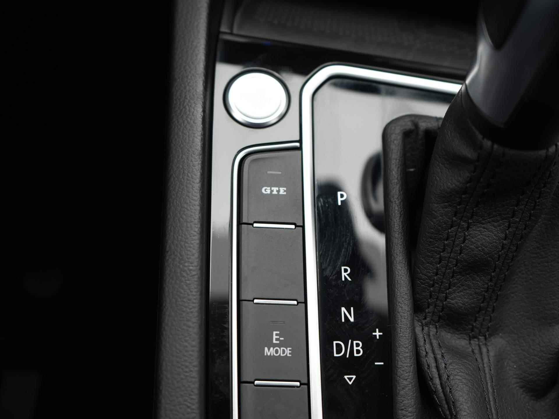 Volkswagen Passat Variant 1.4 TSI PHEV GTE Business Leder / Head-Up Display / Adaptive cruise / Achteruitrijcamera / 360 graden camera - 28/55