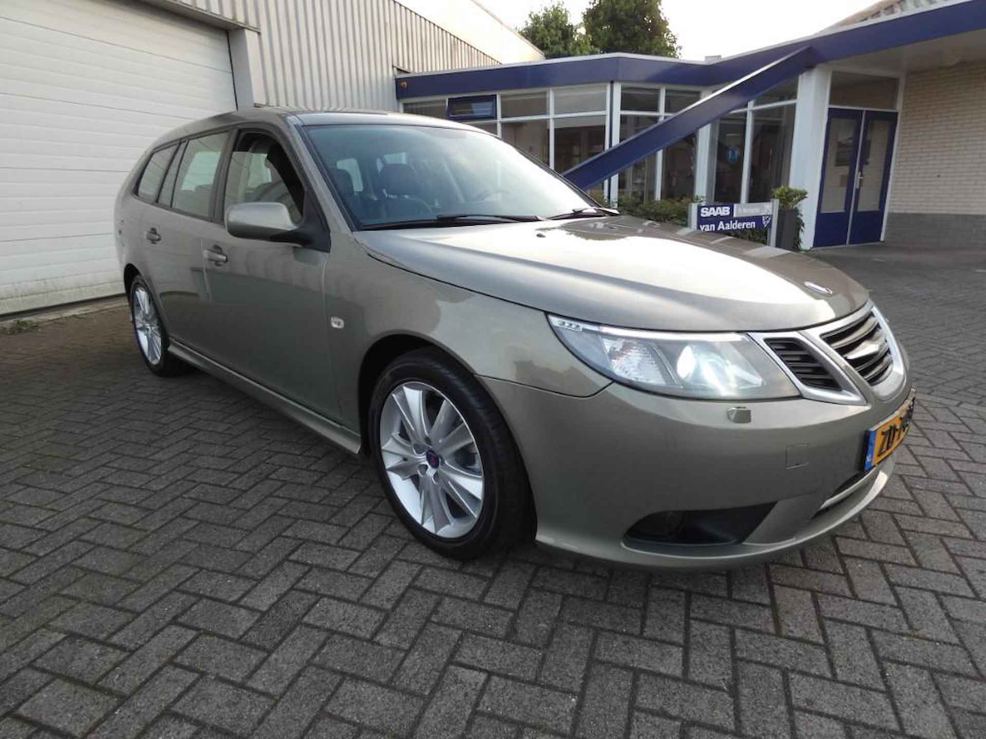 Saab 9-3 Sport Estate 2.0 T Vector Automaat 1 JAAR BOVAG GARANTIE - 2/26