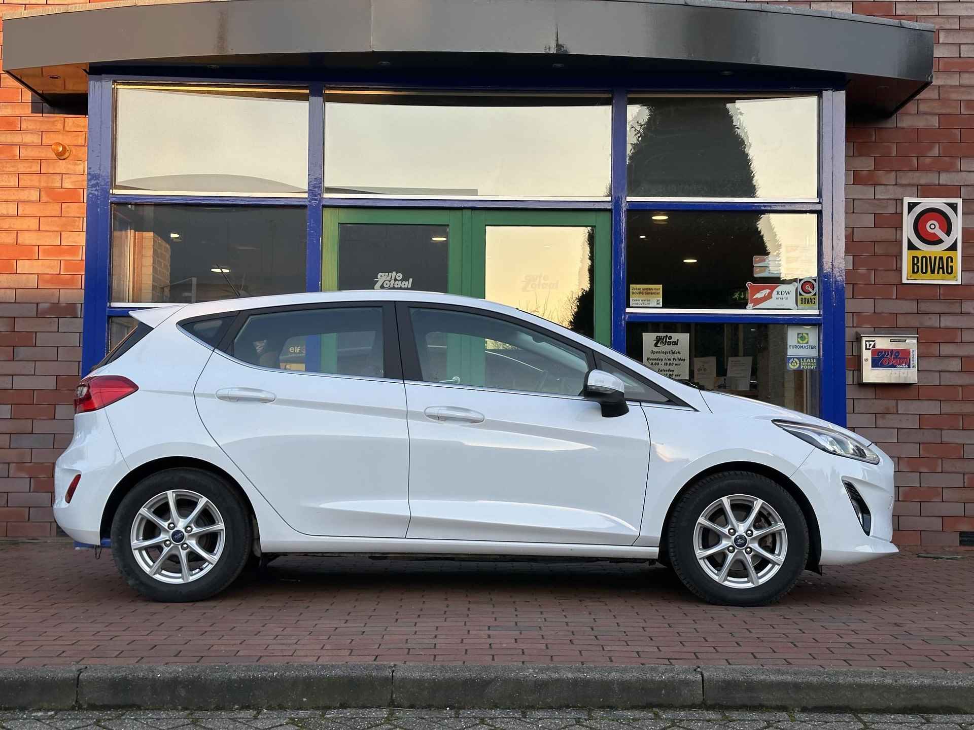 Ford Fiesta 1.0 EcoBoost Hybrid Titanium - 18/26