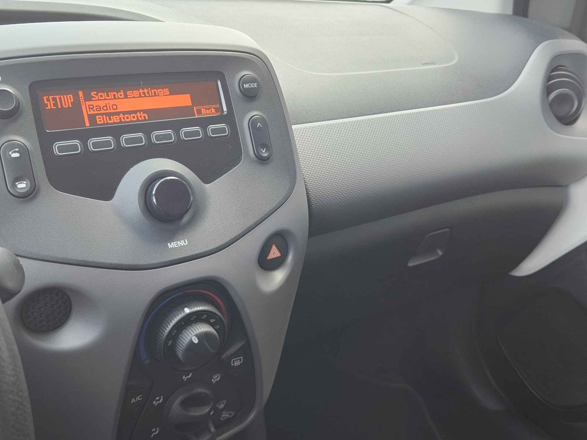 Peugeot 108 1.0 e-VTi Active Airco | Bluetooth | Donker Glas | Elektrisch verstelbare Spiegels - 17/30