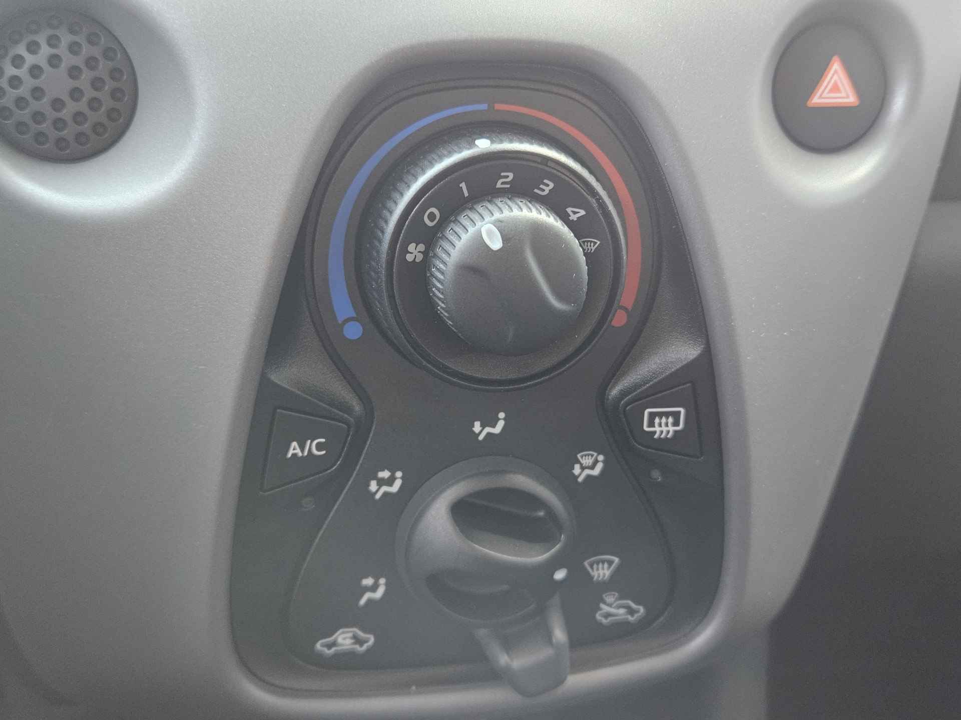 Peugeot 108 1.0 e-VTi Active Airco | Bluetooth | Donker Glas | Elektrisch verstelbare Spiegels - 20/30