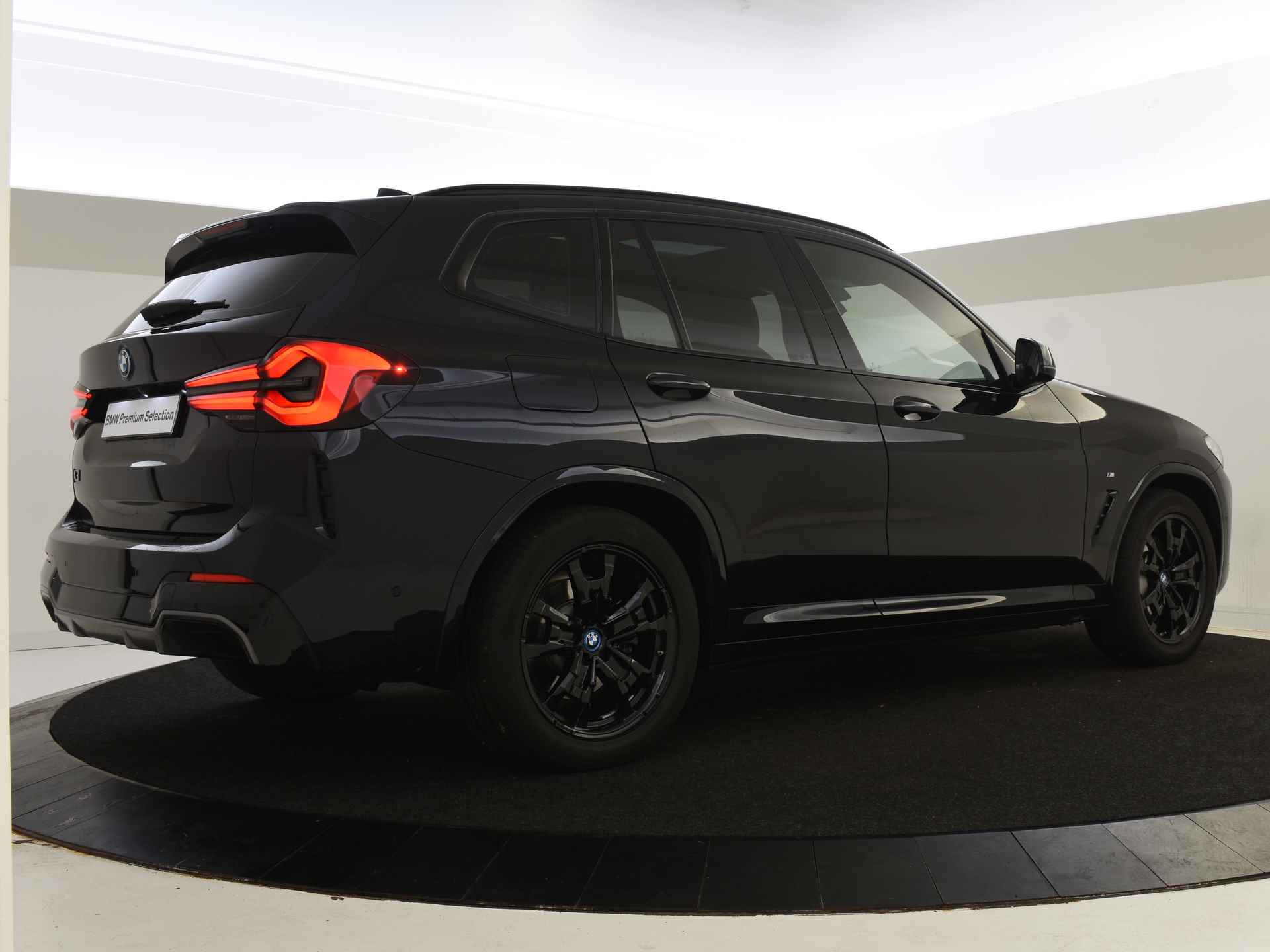 BMW iX3 Executive 74 kWh / Sportstoelen / Driving Assistant Professional / Parking Assistant / Stoelverwarming - 7/54