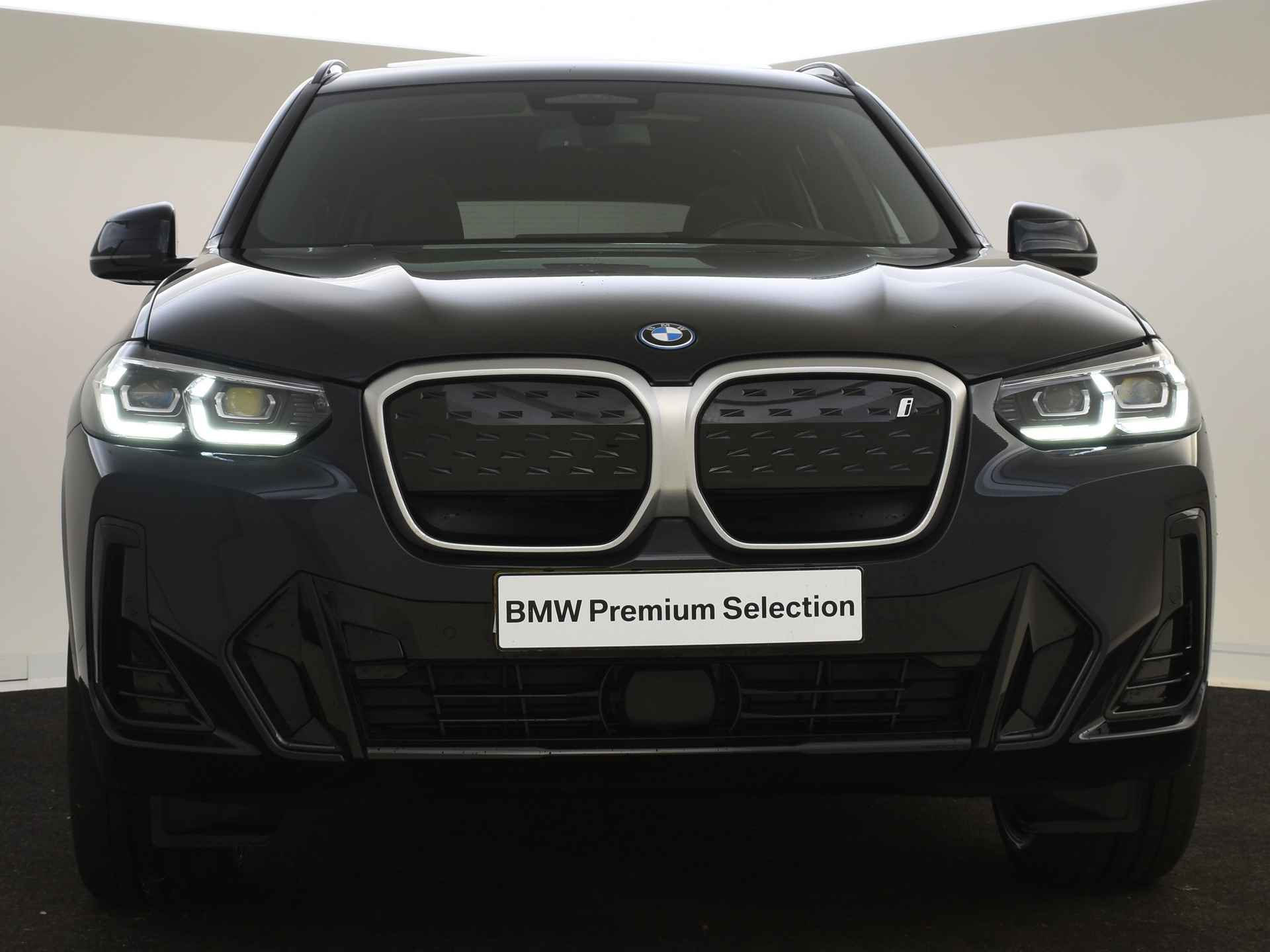 BMW iX3 Executive 74 kWh / Sportstoelen / Driving Assistant Professional / Parking Assistant / Stoelverwarming - 9/54