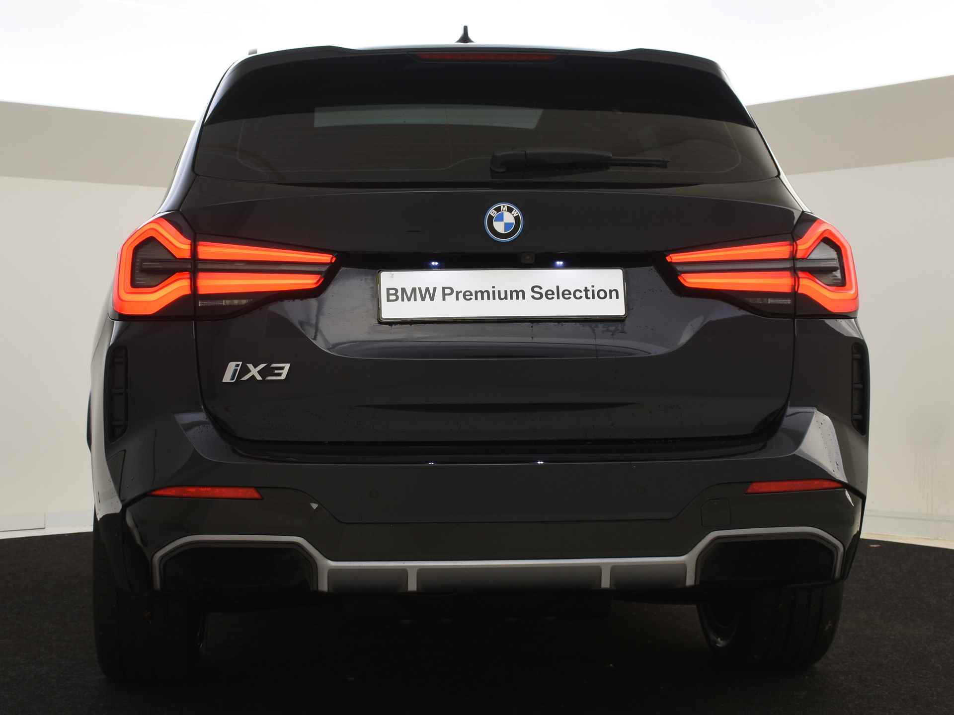 BMW iX3 Executive 74 kWh / Sportstoelen / Driving Assistant Professional / Parking Assistant / Stoelverwarming - 10/54