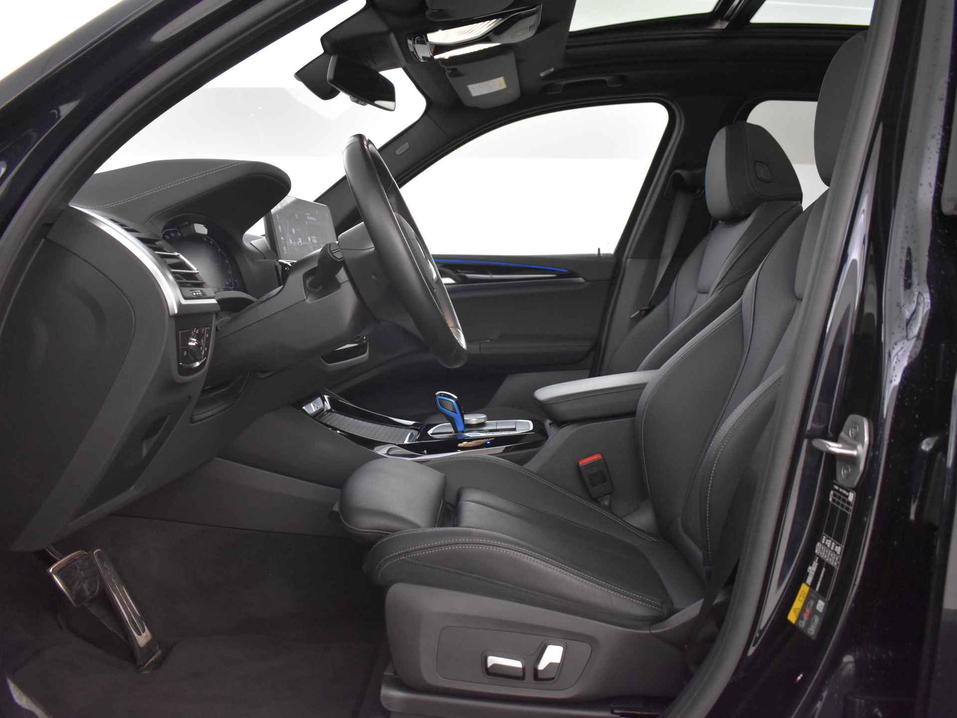 BMW iX3 Executive 74 kWh / Sportstoelen / Driving Assistant Professional / Parking Assistant / Stoelverwarming - 14/54