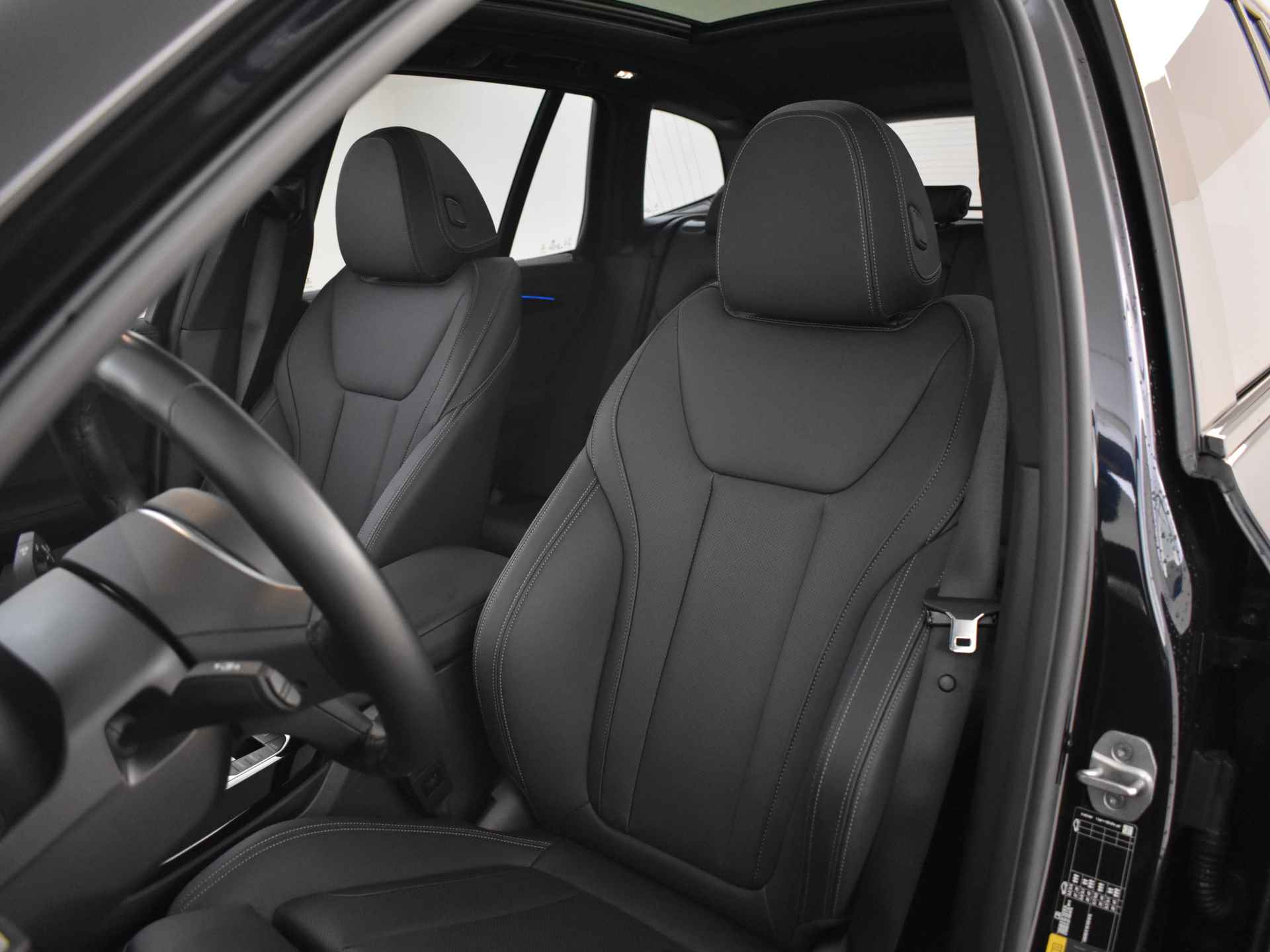 BMW iX3 Executive 74 kWh / Sportstoelen / Driving Assistant Professional / Parking Assistant / Stoelverwarming - 15/54
