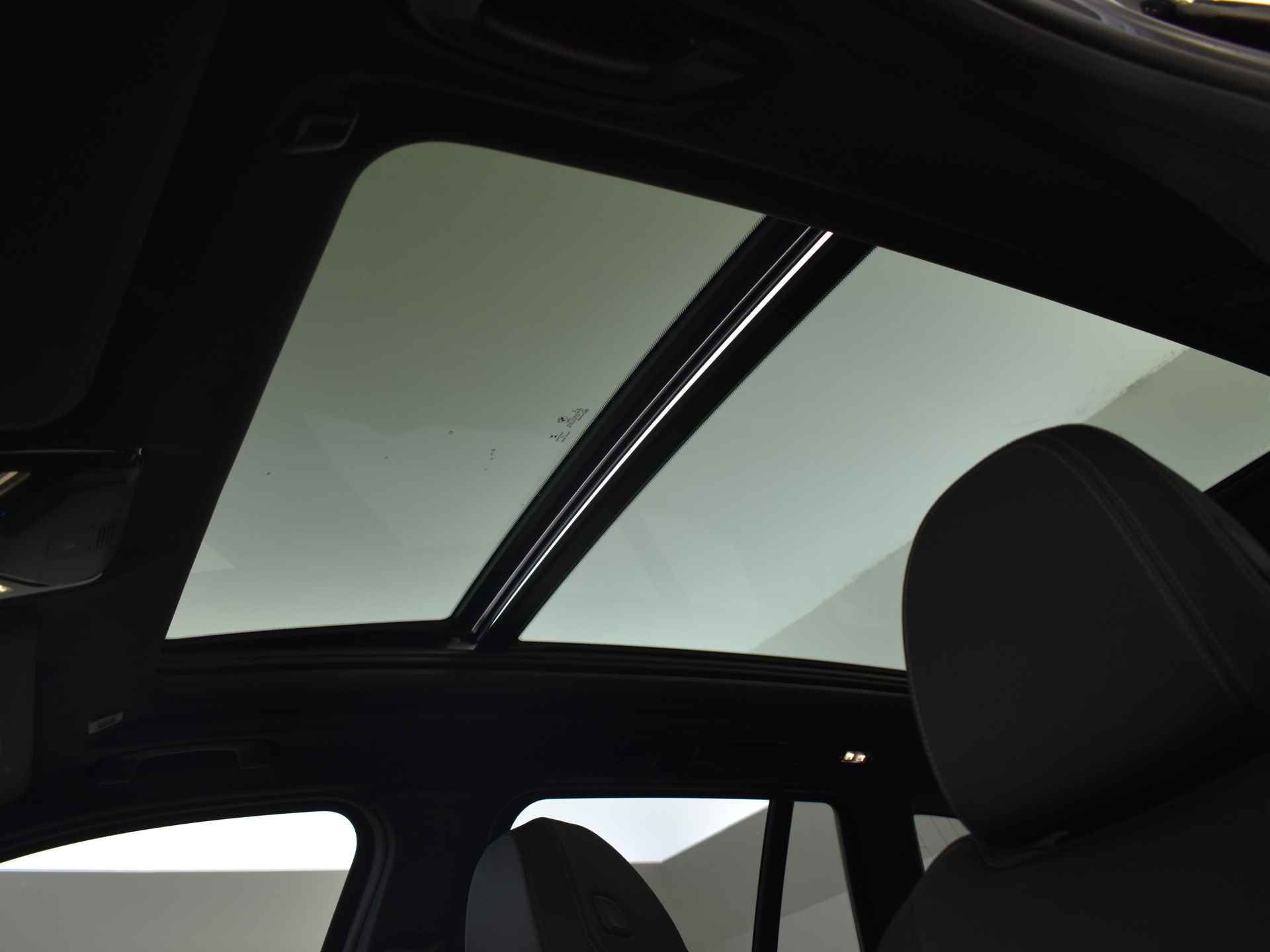 BMW iX3 Executive 74 kWh / Sportstoelen / Driving Assistant Professional / Parking Assistant / Stoelverwarming - 16/54