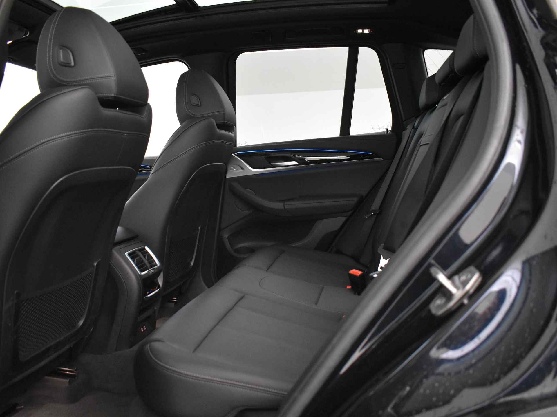 BMW iX3 Executive 74 kWh / Sportstoelen / Driving Assistant Professional / Parking Assistant / Stoelverwarming - 20/54