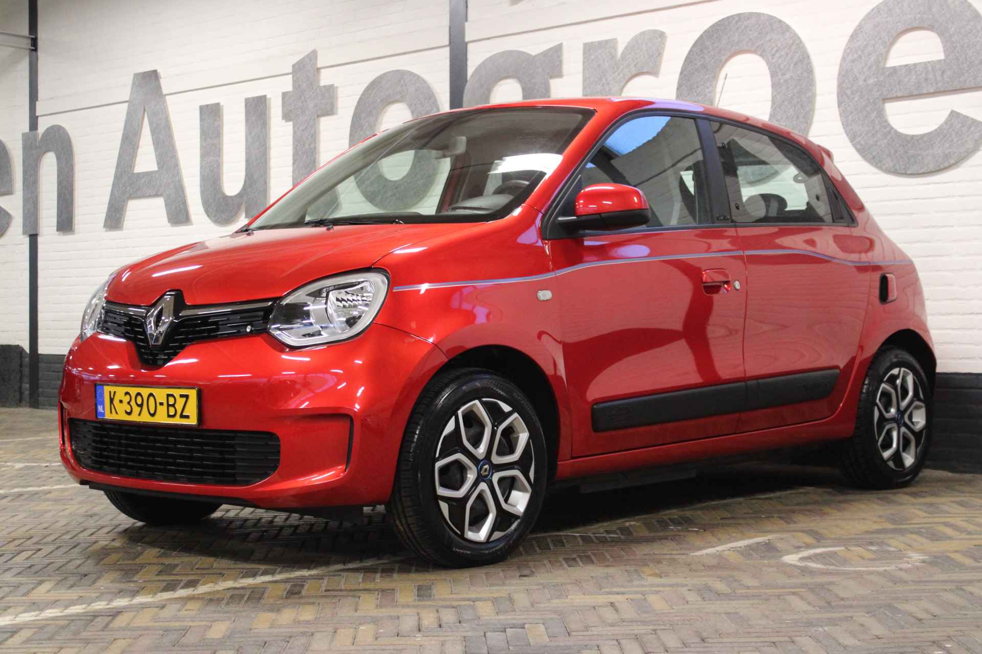 Renault Twingo Z.E. R80 Collection | Incl. 12 maanden garantie | €2.000.- subsidie mogelijk | Cruise control | Climate control | Rijklaar | Navigatie | Bluetooth | DAB radio | - 17/46