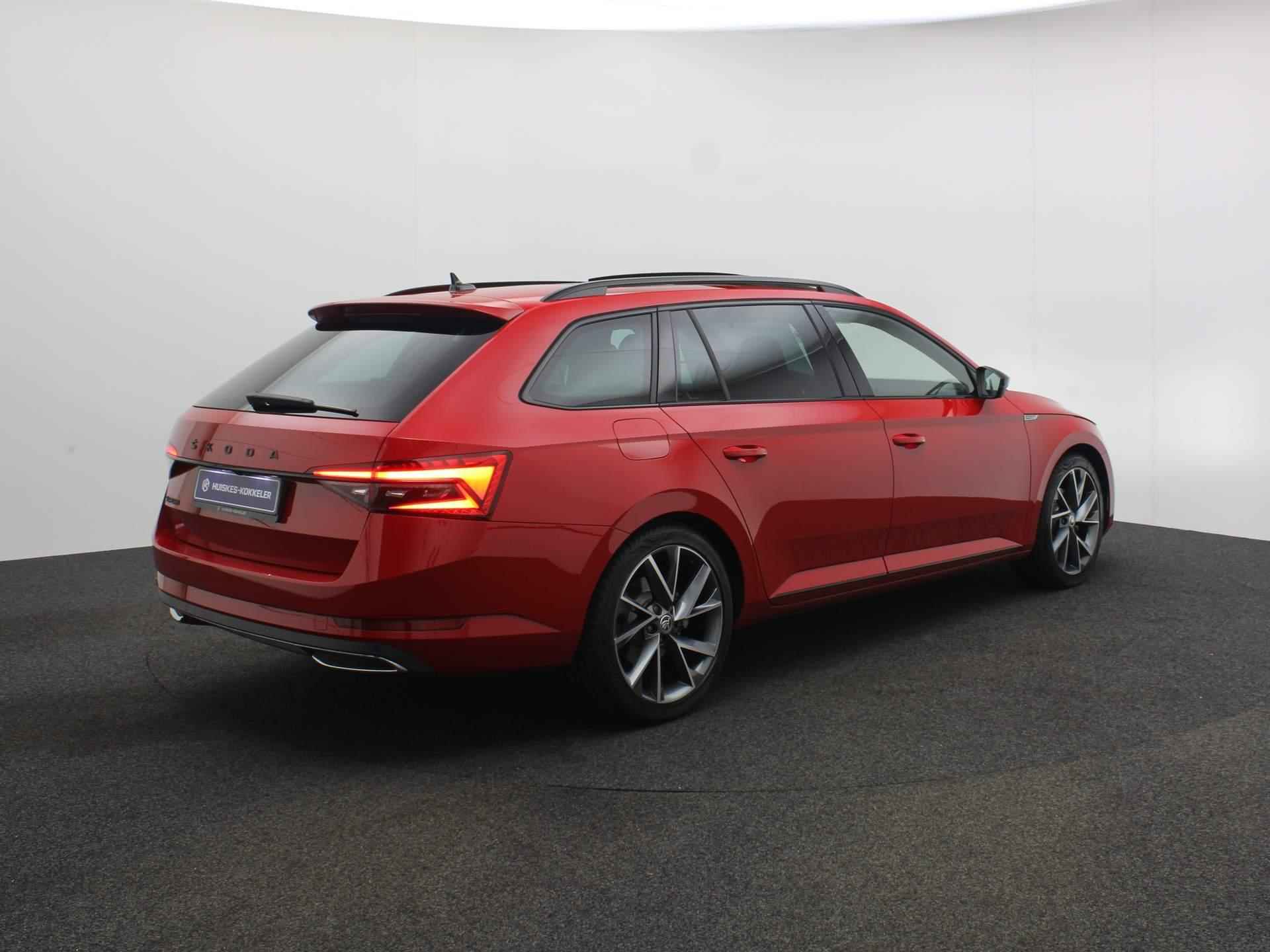 Škoda Superb Combi Sportline Business 1.5 TSI 150pk DSG Automaat Panoramadak, LED matrix koplampen, Navigatie, Adaptive cruise control, Stoelverwarming, Achteruitrijcamera, Verwarmde voorruit, Parkeersensoren - 6/48