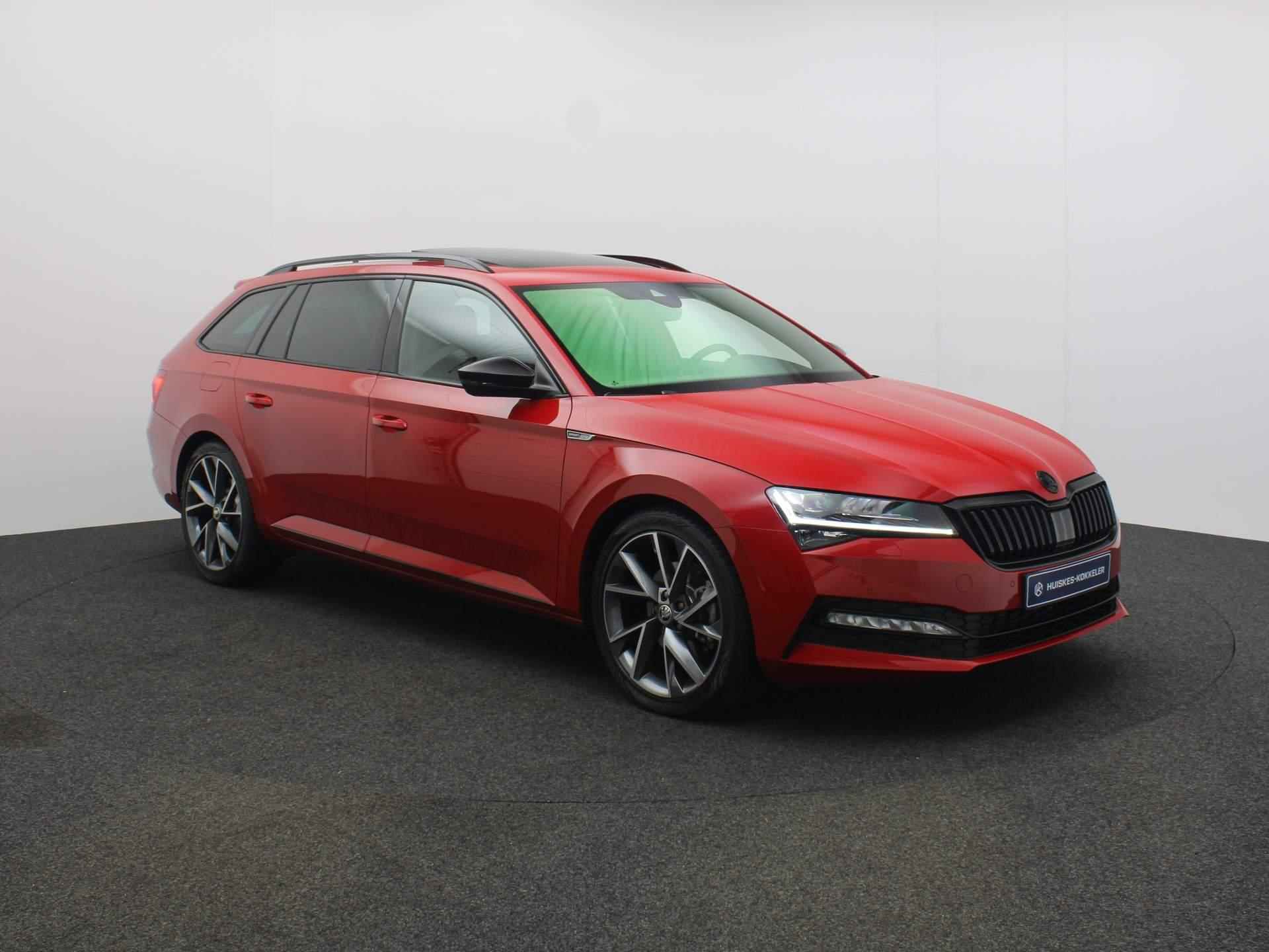 Škoda Superb Combi Sportline Business 1.5 TSI 150pk DSG Automaat Panoramadak, LED matrix koplampen, Navigatie, Adaptive cruise control, Stoelverwarming, Achteruitrijcamera, Verwarmde voorruit, Parkeersensoren - 8/48