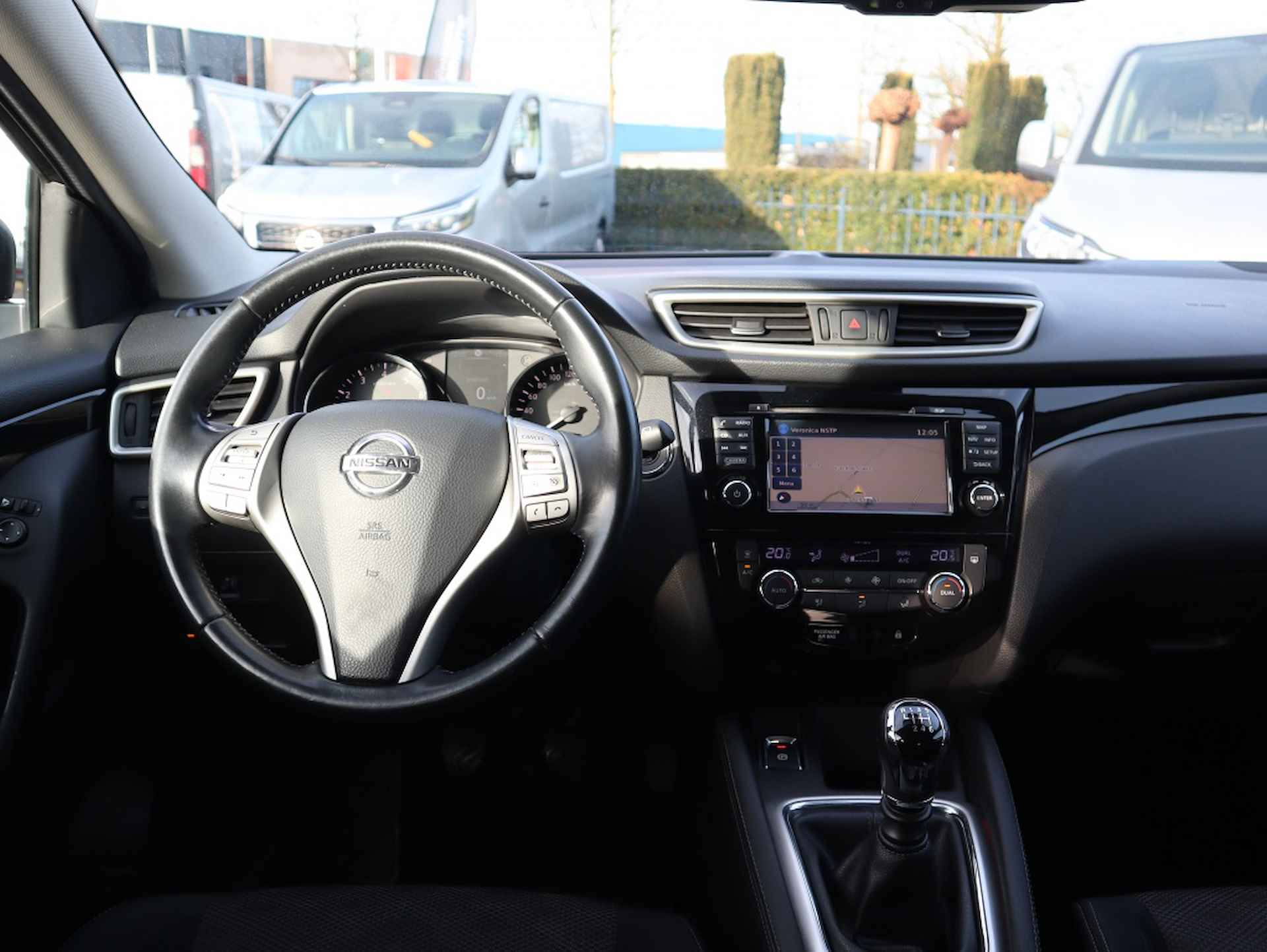 Nissan Qashqai 1.2 Connect Edition / Navigatie / Panorama / Trekhaak - 8/27