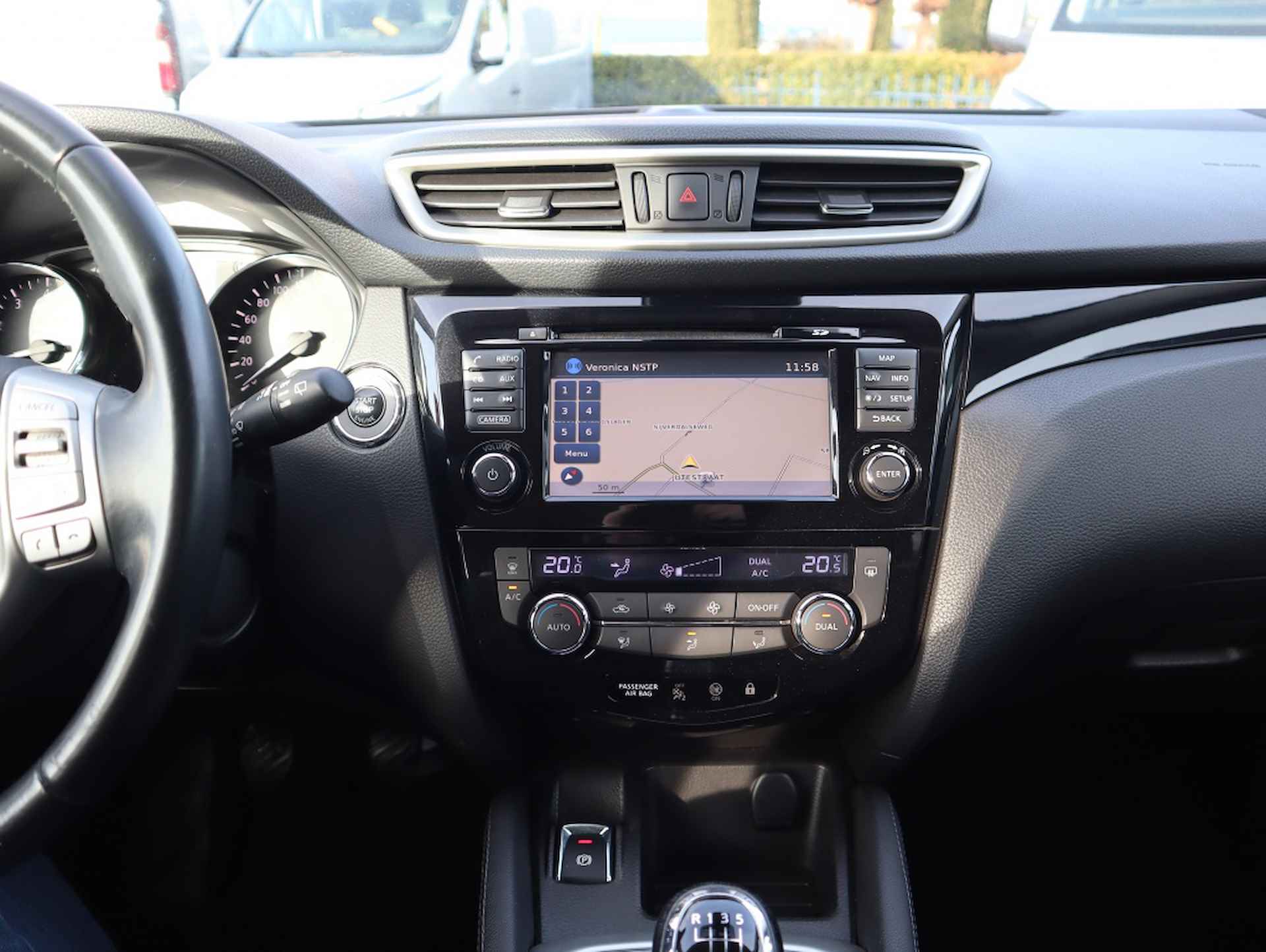 Nissan Qashqai 1.2 Connect Edition / Navigatie / Panorama / Trekhaak - 10/27