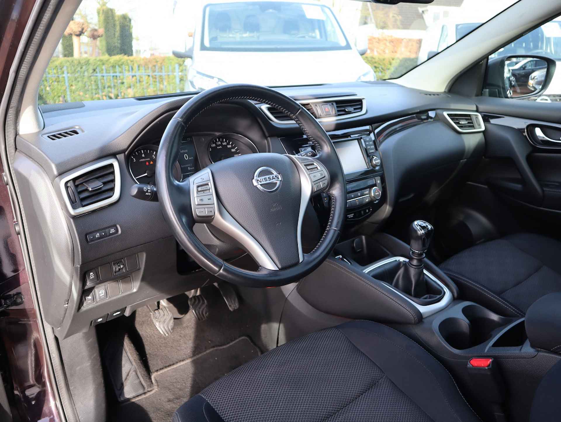 Nissan Qashqai 1.2 Connect Edition / Navigatie / Panorama / Trekhaak - 16/27