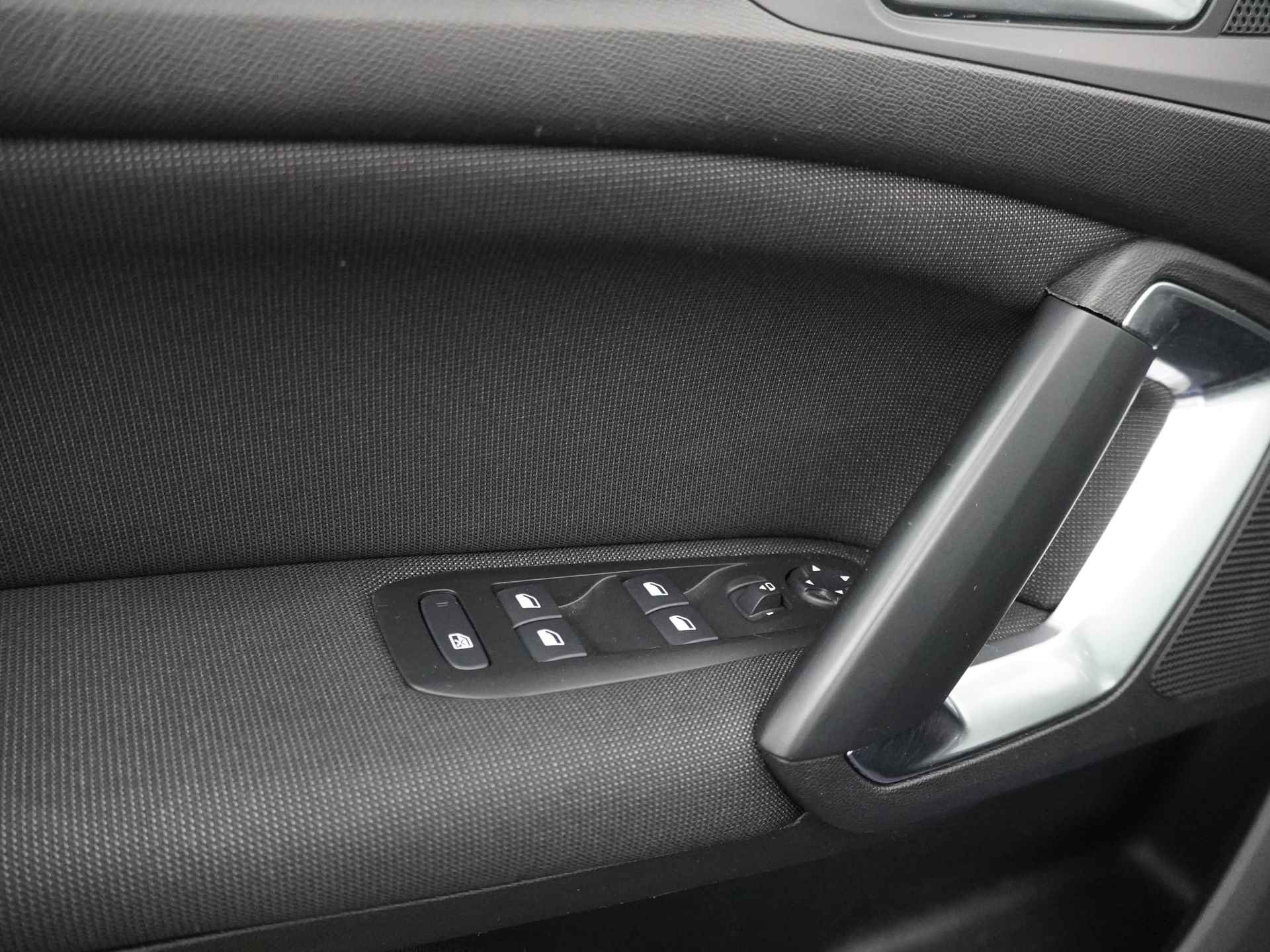 Peugeot 308 1.2 PureTech Allure - Airco - Cruise Control - Navigatie - Dimmende binnenspiegel - Led dagrijverlichting - 12 Maanden Bovag Garantie - 20/47