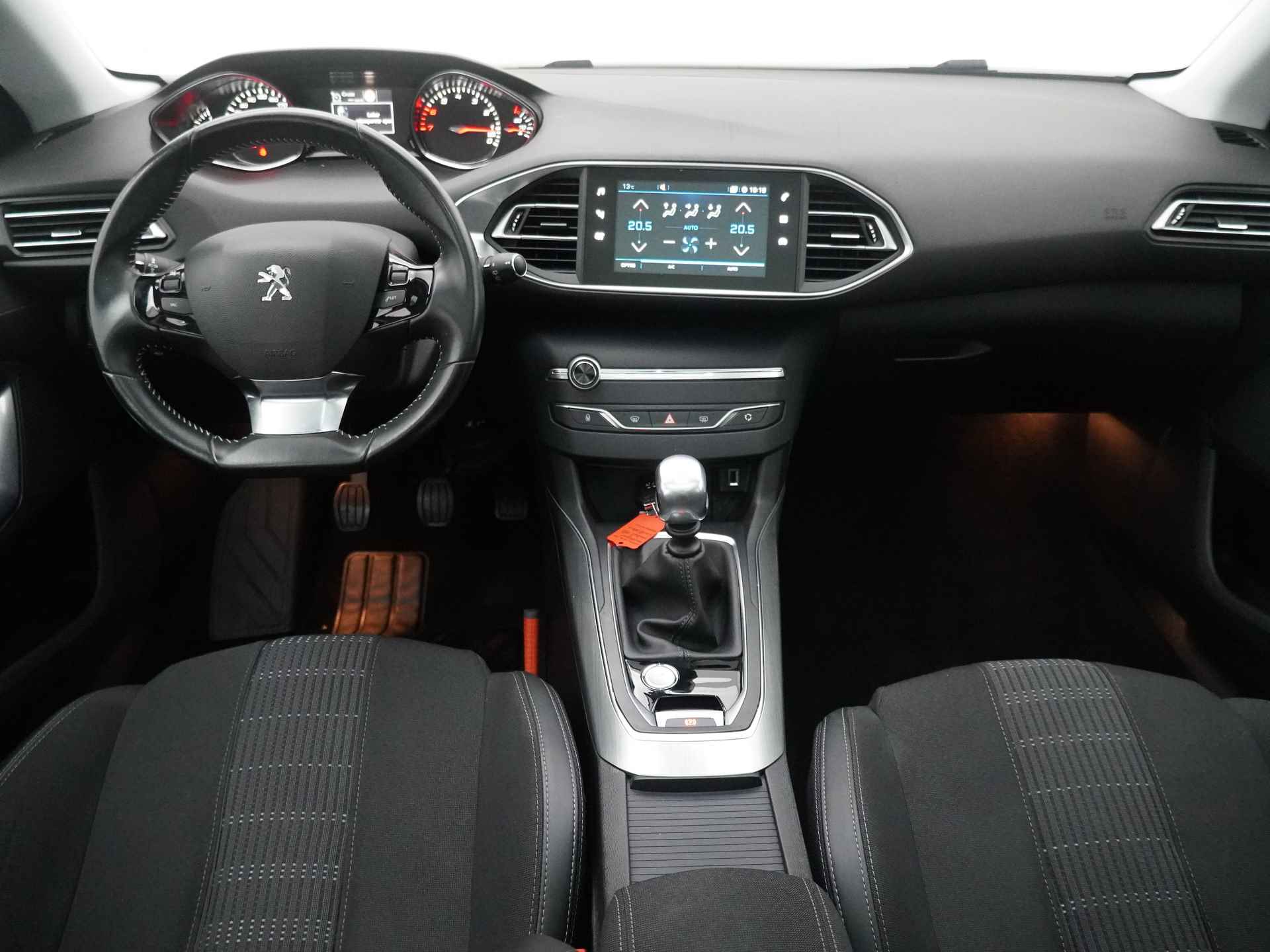 Peugeot 308 1.2 PureTech Allure - Airco - Cruise Control - Navigatie - Dimmende binnenspiegel - Led dagrijverlichting - 12 Maanden Bovag Garantie - 35/47
