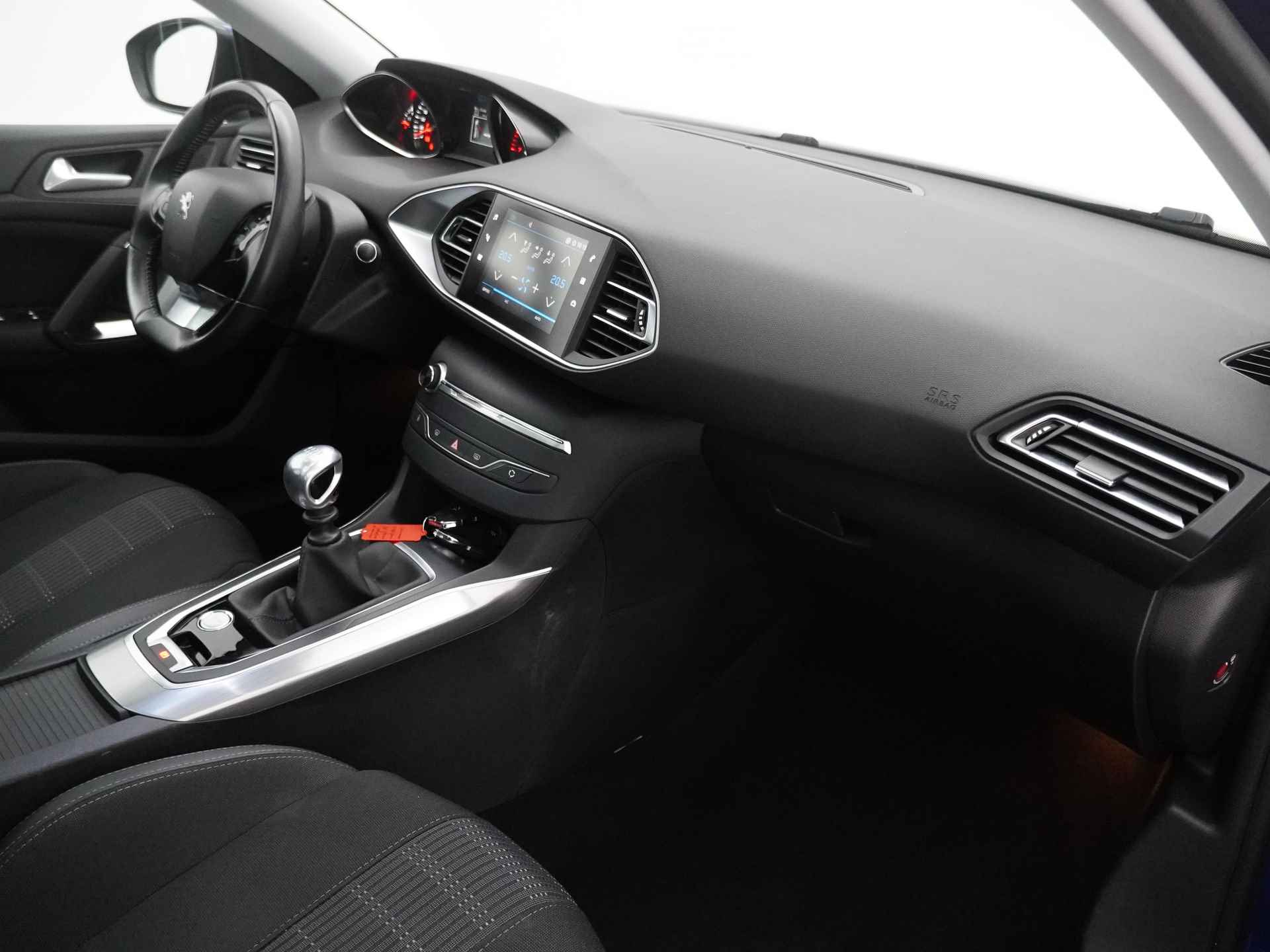 Peugeot 308 1.2 PureTech Allure - Airco - Cruise Control - Navigatie - Dimmende binnenspiegel - Led dagrijverlichting - 12 Maanden Bovag Garantie - 41/47