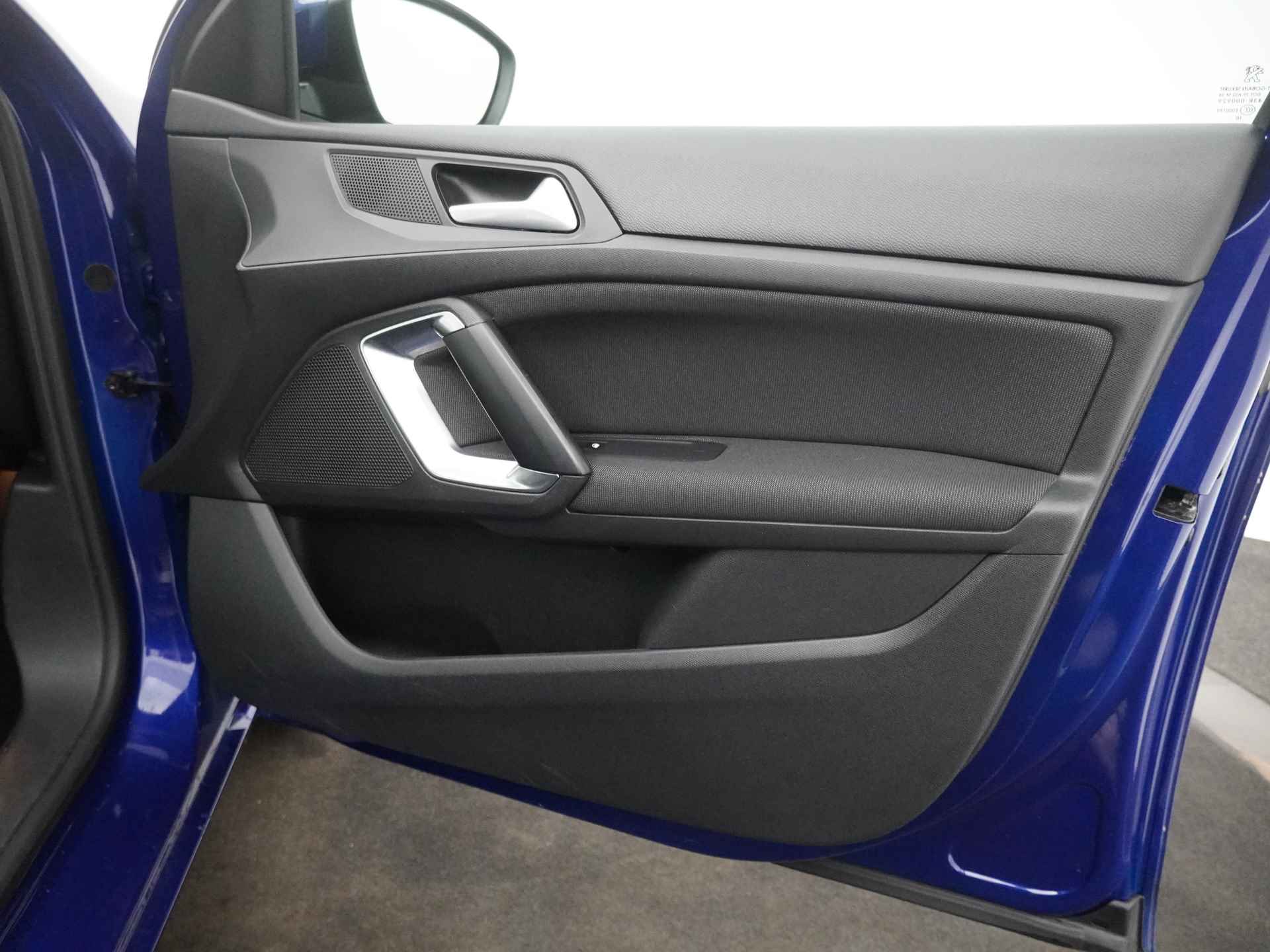 Peugeot 308 1.2 PureTech Allure - Airco - Cruise Control - Navigatie - Dimmende binnenspiegel - Led dagrijverlichting - 12 Maanden Bovag Garantie - 44/47