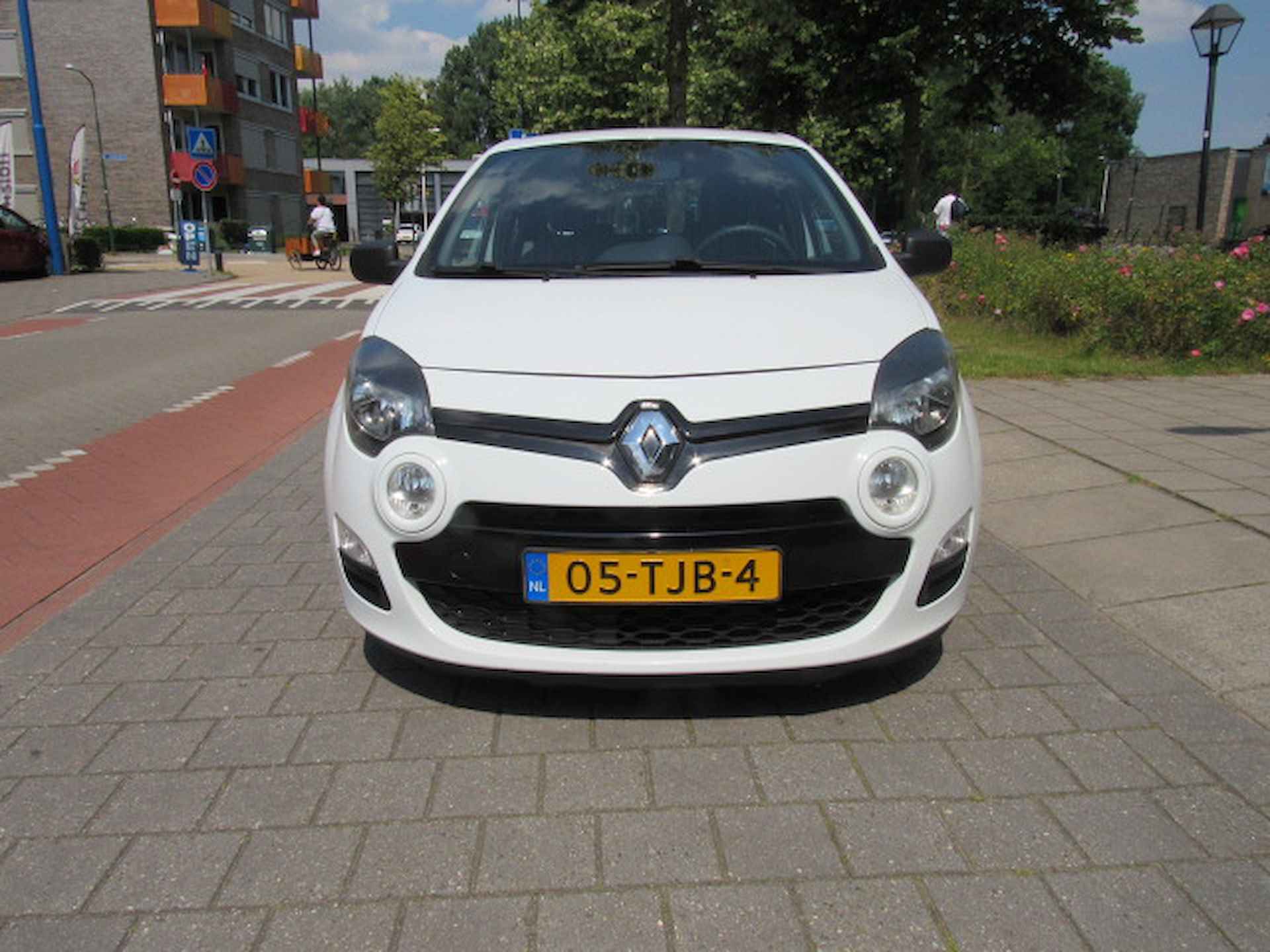 RENAULT Twingo 1.5 dCi 85pk ECO² Authentique - 2/13