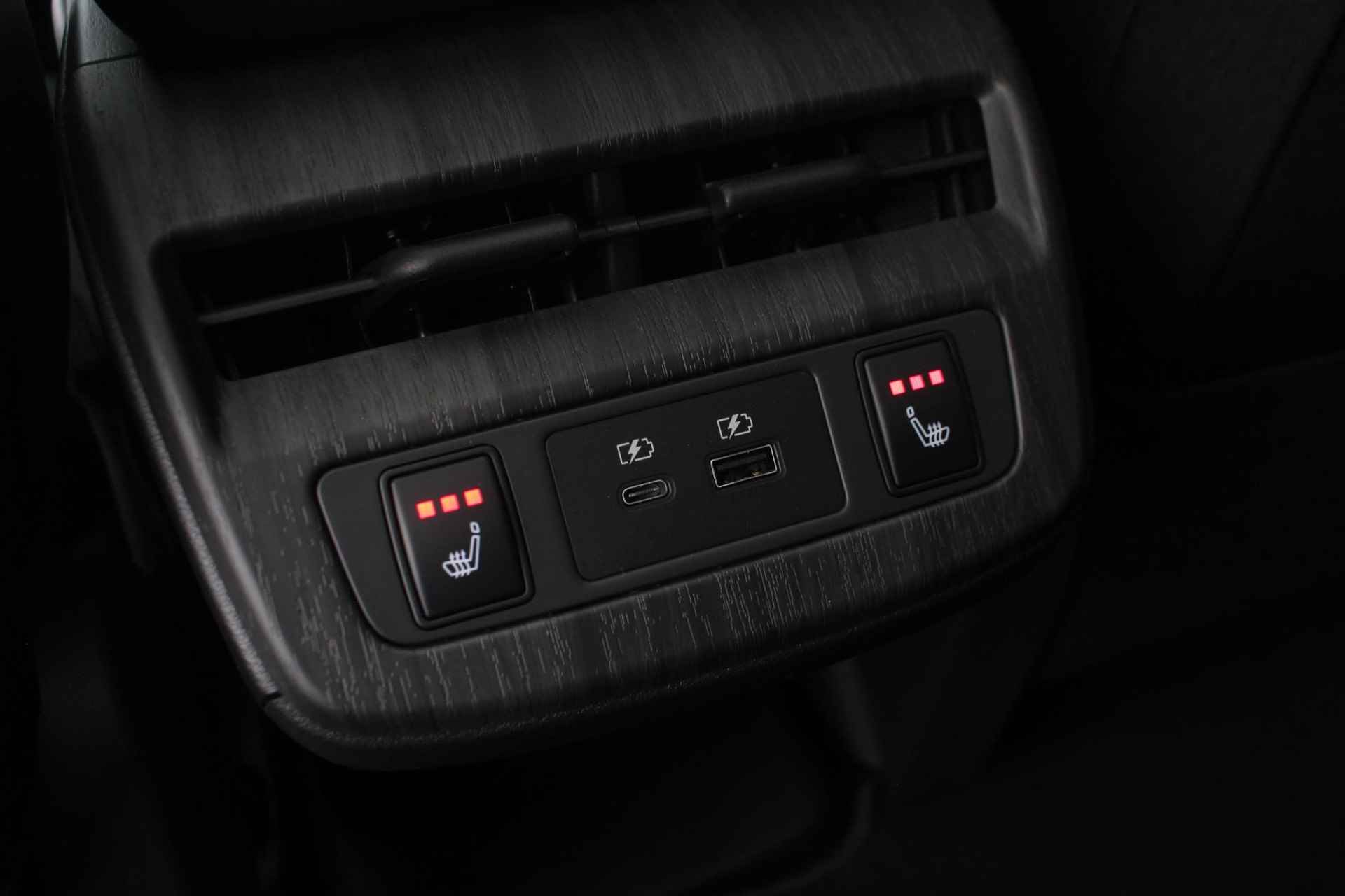 Nissan Ariya Evolve 91 kWh 240pk | Bose Audio | Draadloze Apple Carplay & Android Auto | Elektrisch Verstelbare Stoelen | Stoel/Stuurwiel Verwarming | - 23/45