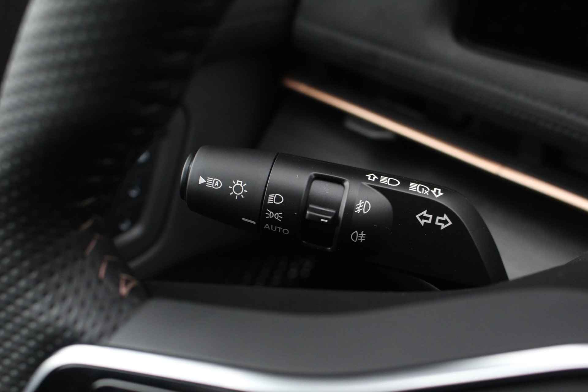 Nissan Ariya Evolve 91 kWh 240pk | Bose Audio | Draadloze Apple Carplay & Android Auto | Elektrisch Verstelbare Stoelen | Stoel/Stuurwiel Verwarming | - 42/45