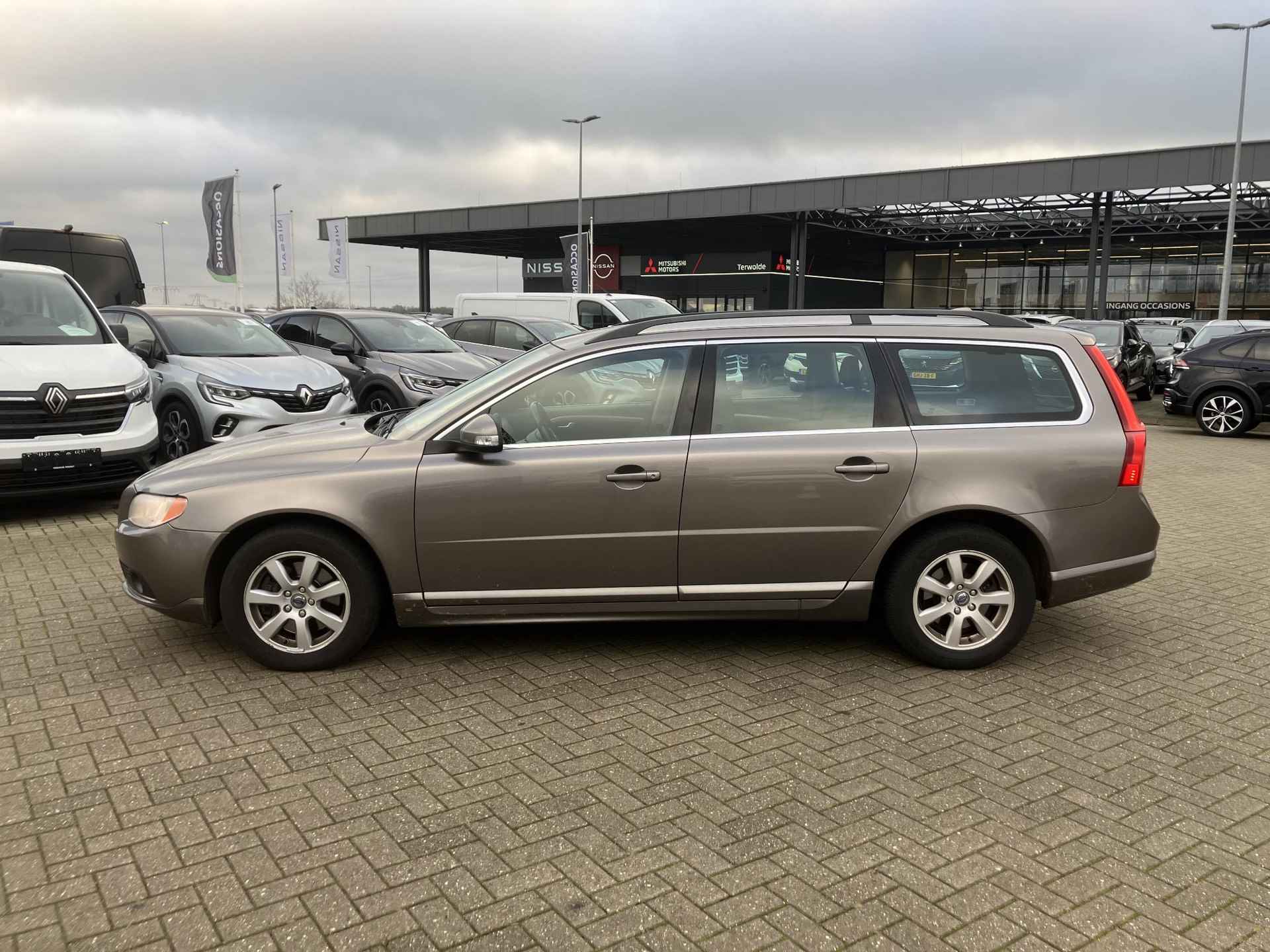 Volvo V70 2.0T Kinetic 203 PK | Trekhaak | - 2/18