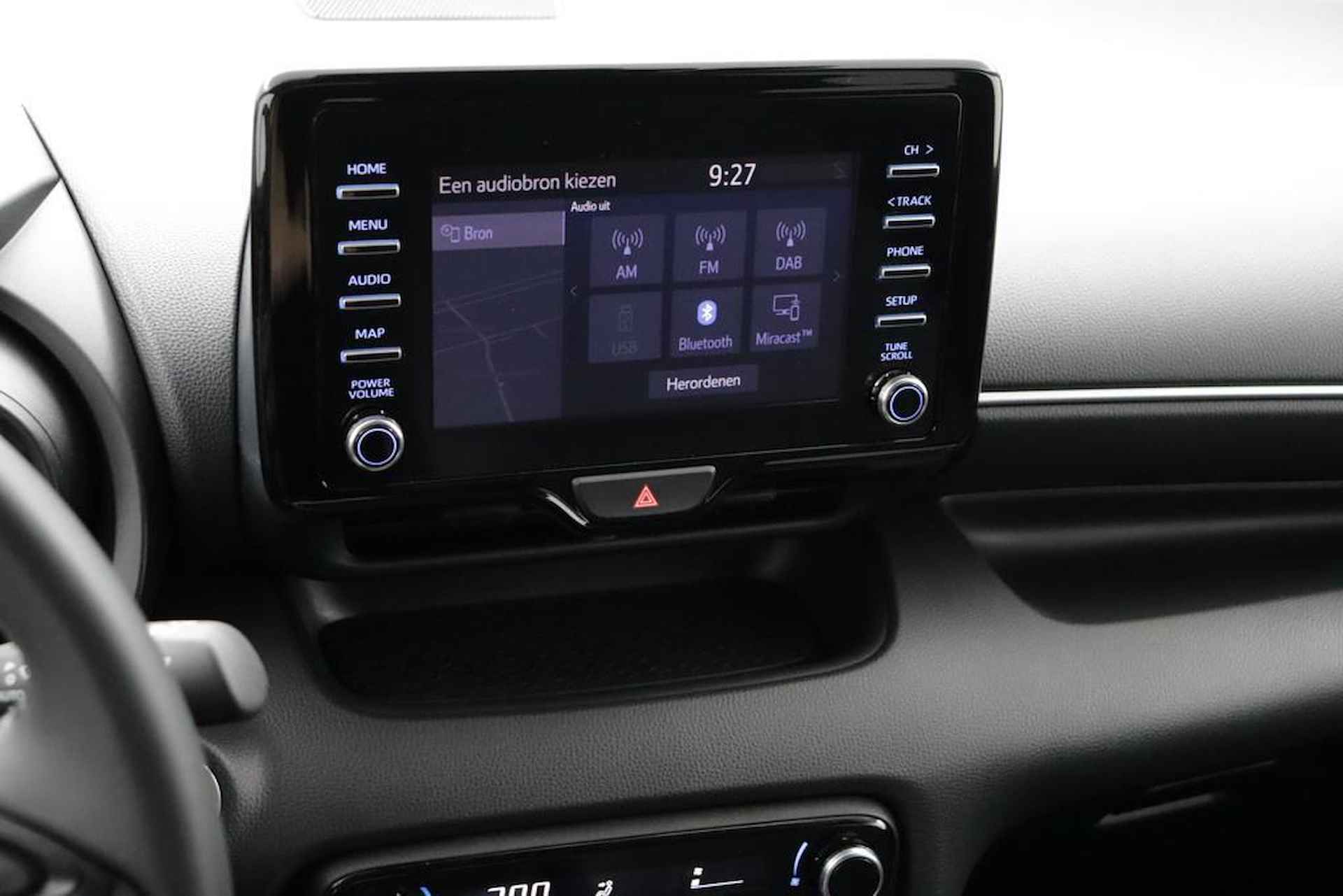 Toyota Yaris 1.5 Hybrid First Edition | Trekhaak | Adaptieve Cruise-Control | Apple Carplay/Android Auto | Parkeercamera | - 9/53