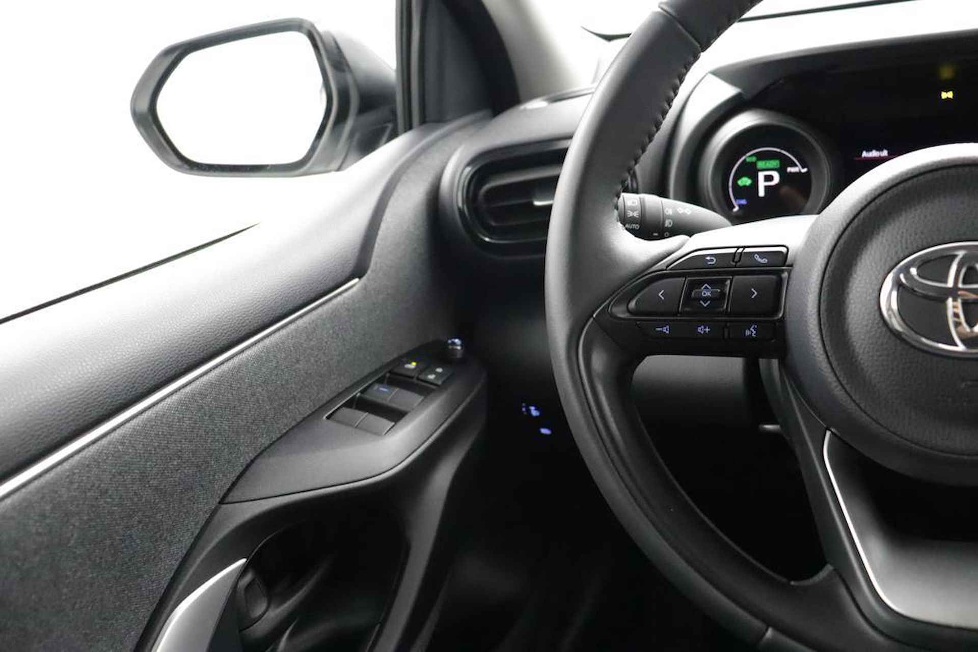 Toyota Yaris 1.5 Hybrid First Edition | Trekhaak | Adaptieve Cruise-Control | Apple Carplay/Android Auto | Parkeercamera | - 19/53