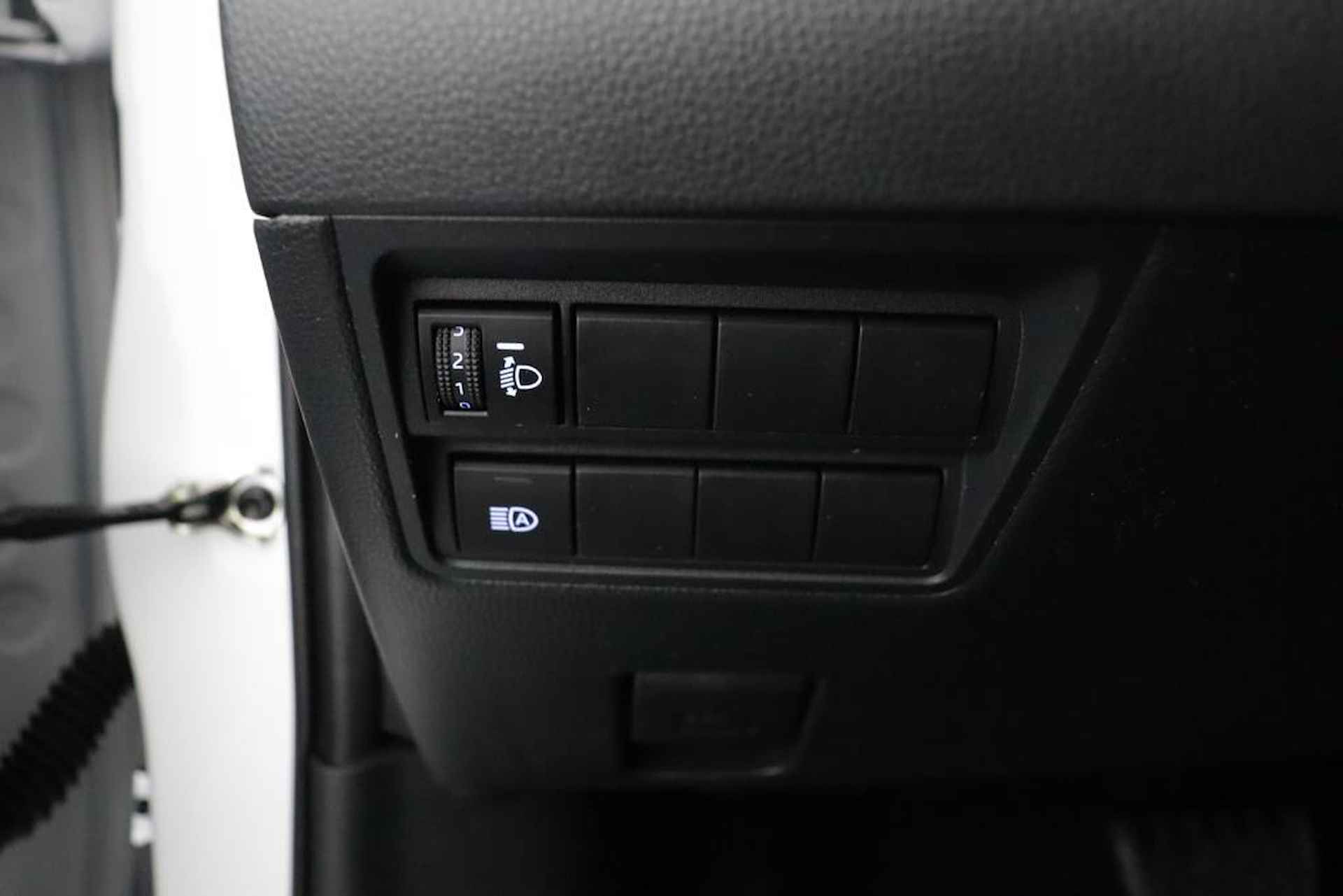Toyota Yaris 1.5 Hybrid First Edition | Trekhaak | Adaptieve Cruise-Control | Apple Carplay/Android Auto | Parkeercamera | - 29/53
