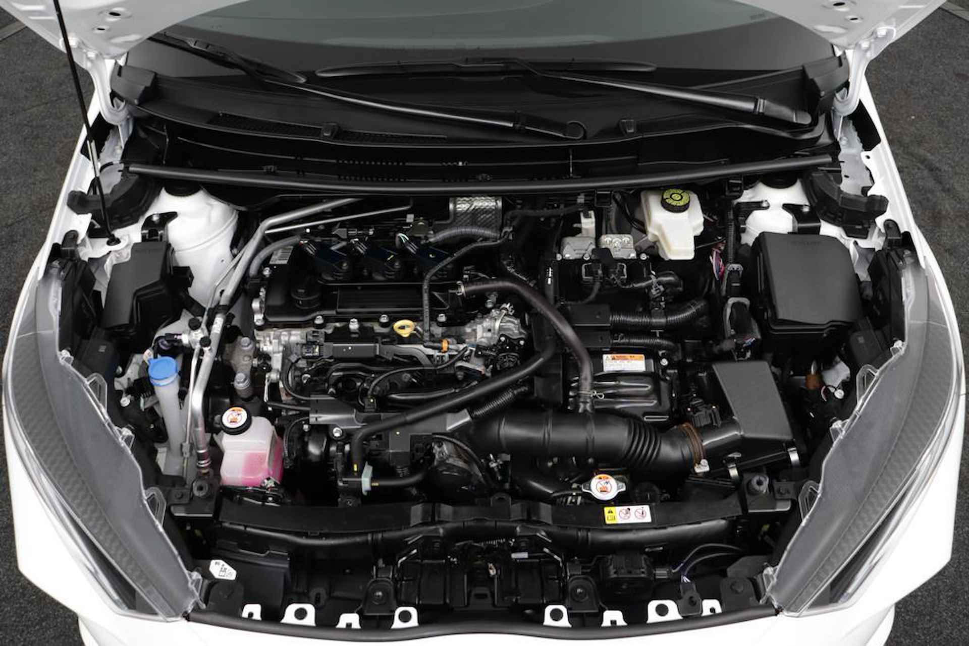 Toyota Yaris 1.5 Hybrid First Edition - 34/53