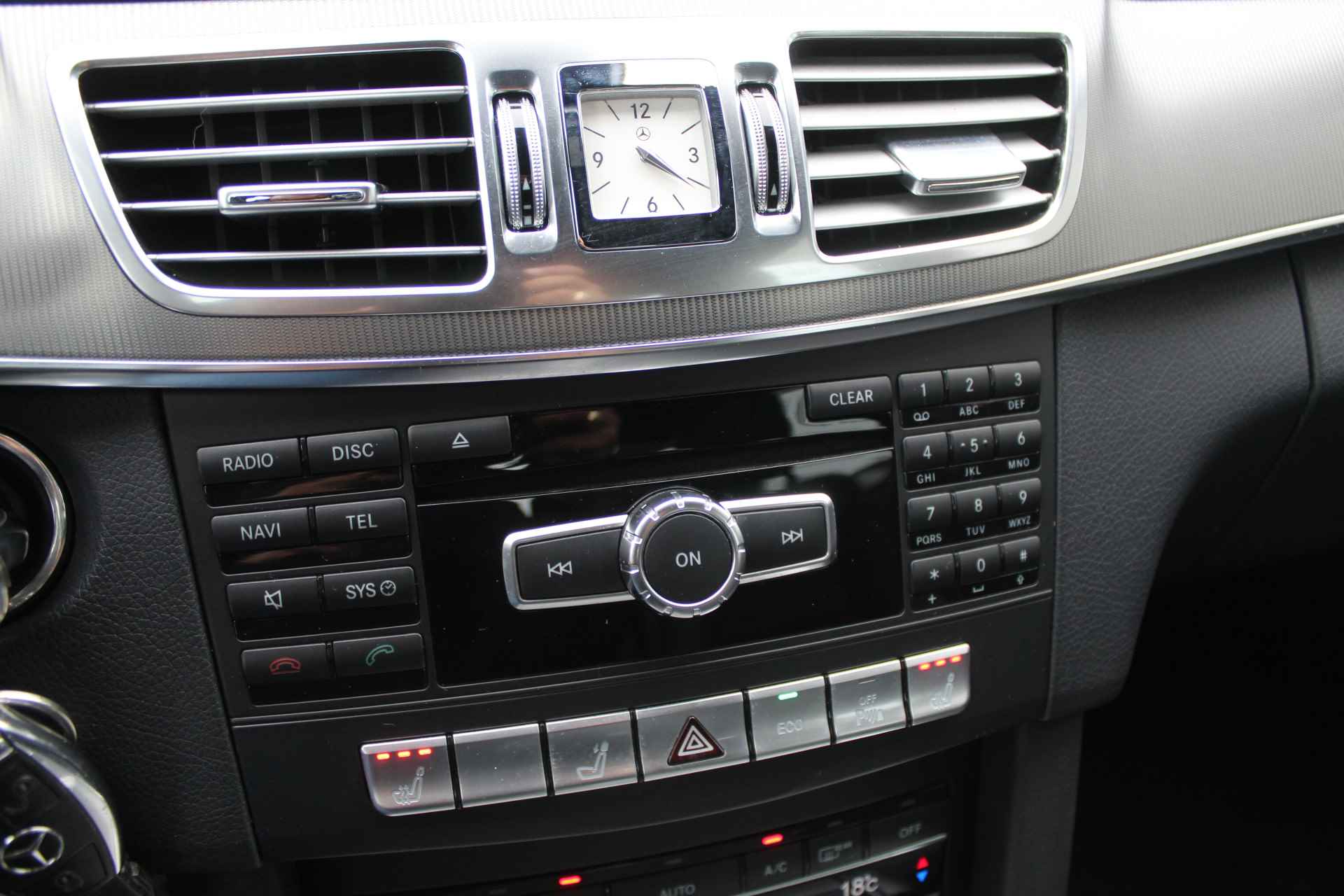 Mercedes-Benz E-Klasse 200 Automaat Navigatie/Harman Kardon/Stoelverwarming/Cruise control/Bluetooth/Led koplampen/Inklapbare spiegels - 18/21