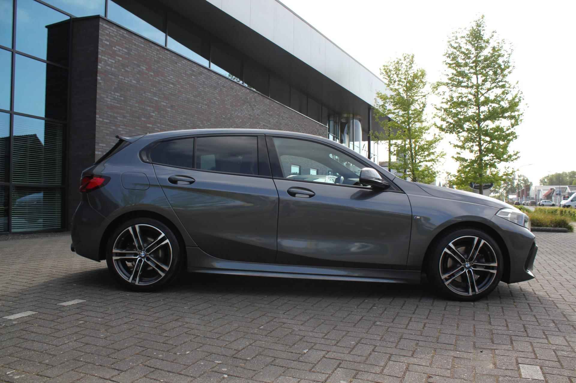 BMW 1-serie 118d High Executive - 5/17