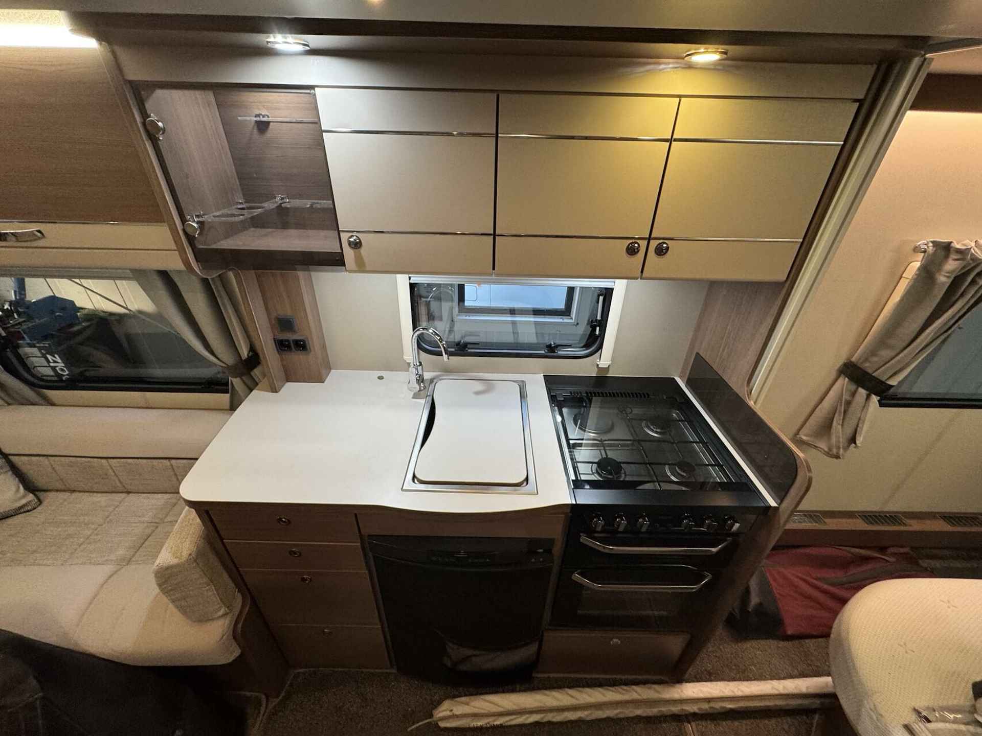 ELDDIS AFFINITY 554 QUEENSBED + AUTARK +ALDE +MOVER+VOORTENT - 14/22