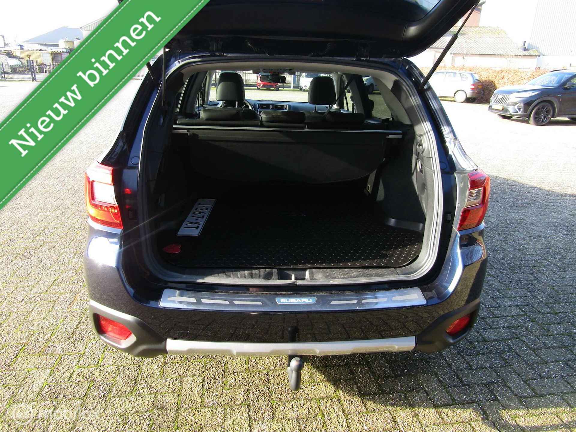 Subaru Outback 2.5i Premium | Leder, Panodak, Trekhaak, Stoel- en stuurwielverwarming - 23/24