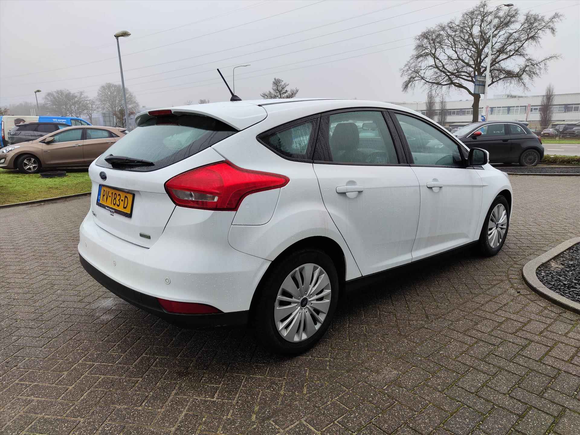 FORD Focus 1.0 EcoBoost 100pk 5-deurs Trend Edition | Navigatie | Parkeersensoren | carplay - 17/22