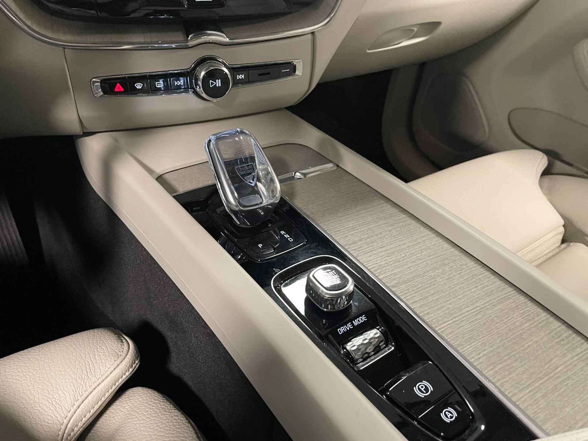 Volvo XC60 T8 AWD Recharge Inscription | Trekhaak | 360° Camera | Adaptieve Cruise Control | Stoel en Stuurwielverwarming | Full LED meestu - 28/31