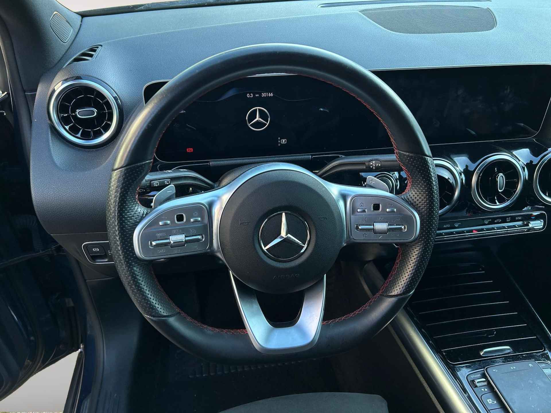 Mercedes-Benz B-klasse 180 Business Solution AMG | Wide Screen | AMG Line | Camera | Sfeer verlichting | - 20/27