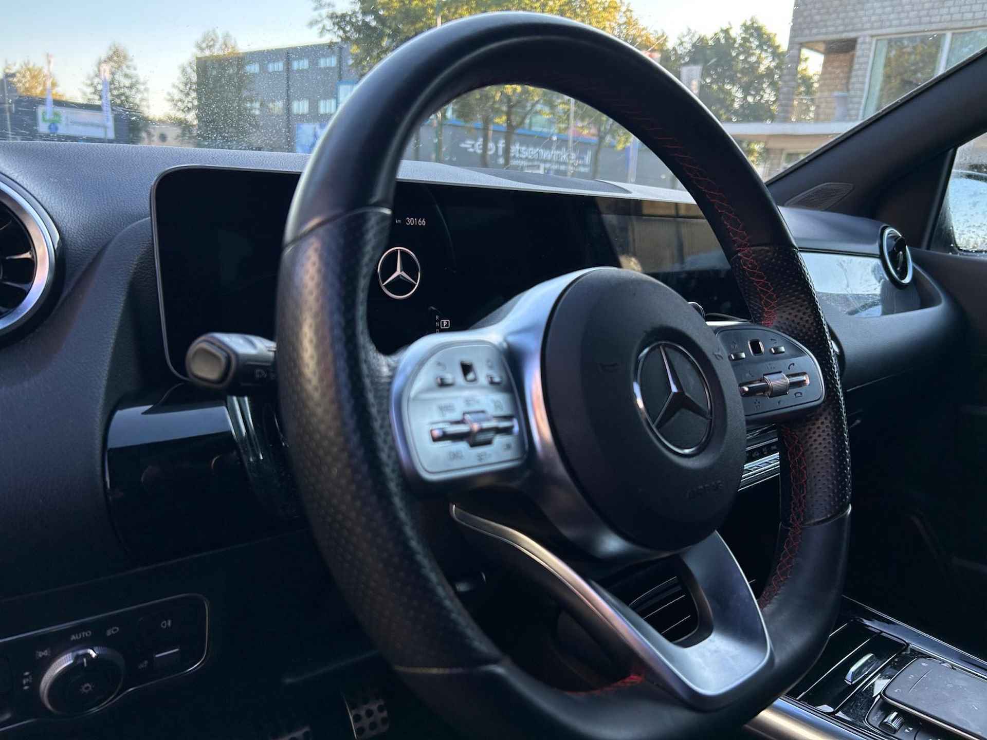 Mercedes-Benz B-klasse 180 Business Solution AMG | Wide Screen | AMG Line | Camera | Sfeer verlichting | - 21/27