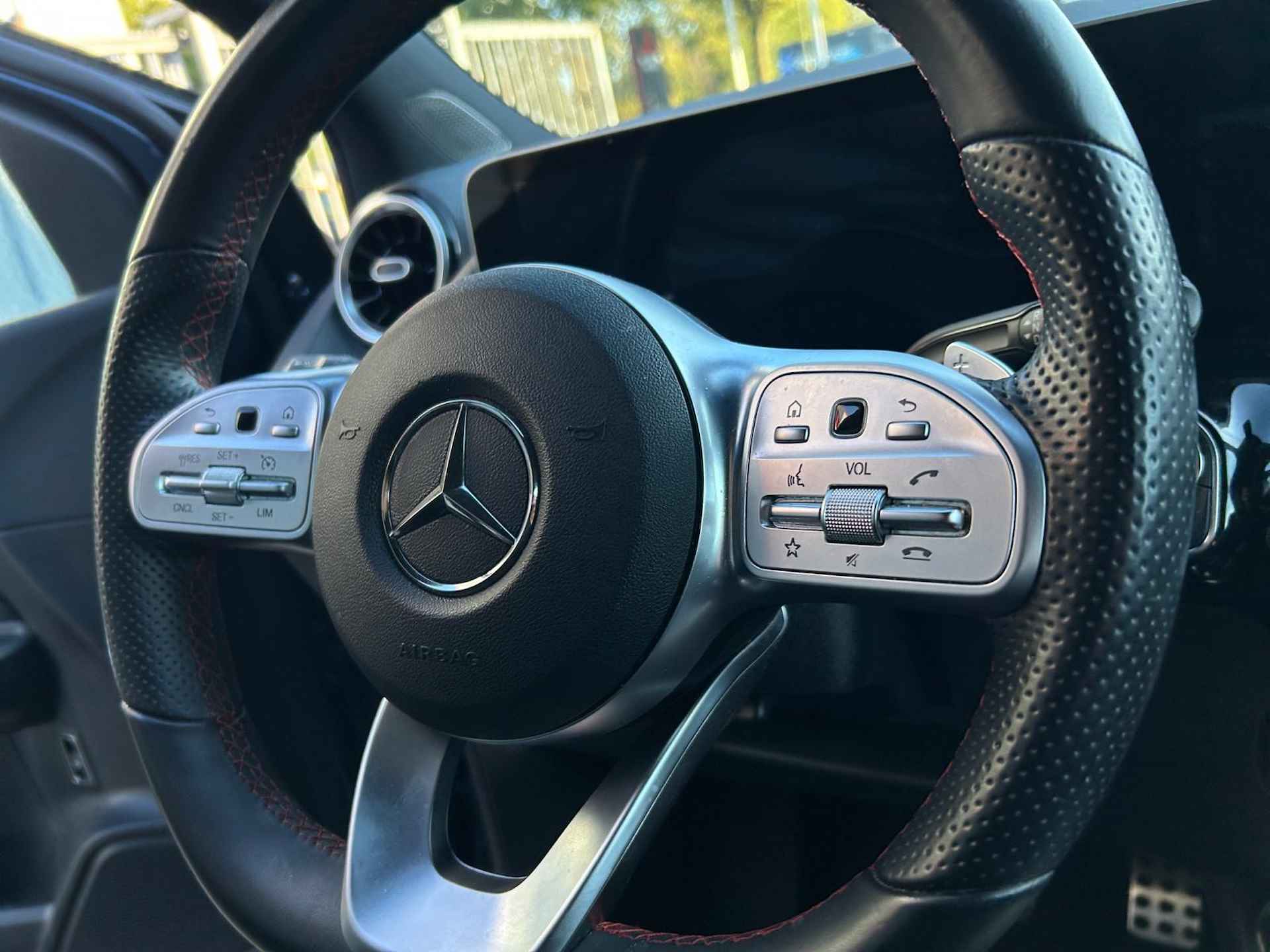 Mercedes-Benz B-klasse 180 Business Solution AMG | Wide Screen | AMG Line | Camera | Sfeer verlichting | - 22/27