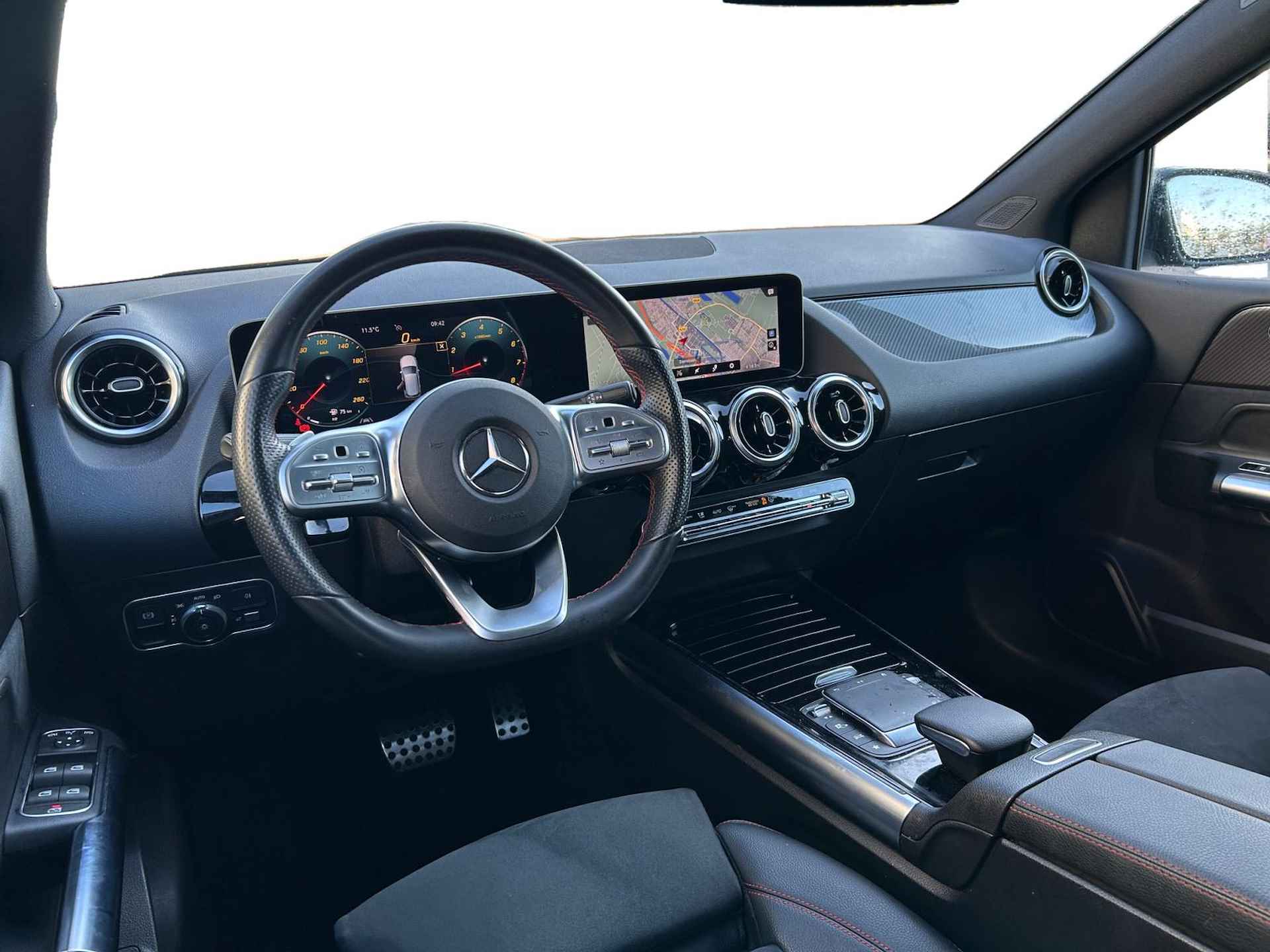 Mercedes-Benz B-klasse 180 Business Solution AMG | Wide Screen | AMG Line | Camera | Sfeer verlichting | - 17/27